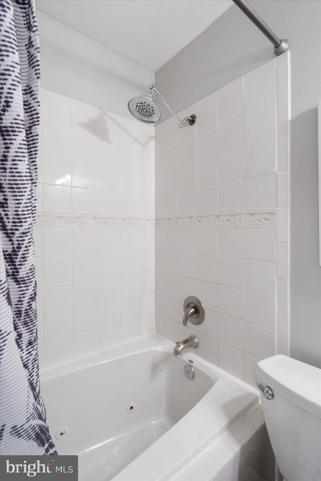 HALLFIELD MANOR - Residential