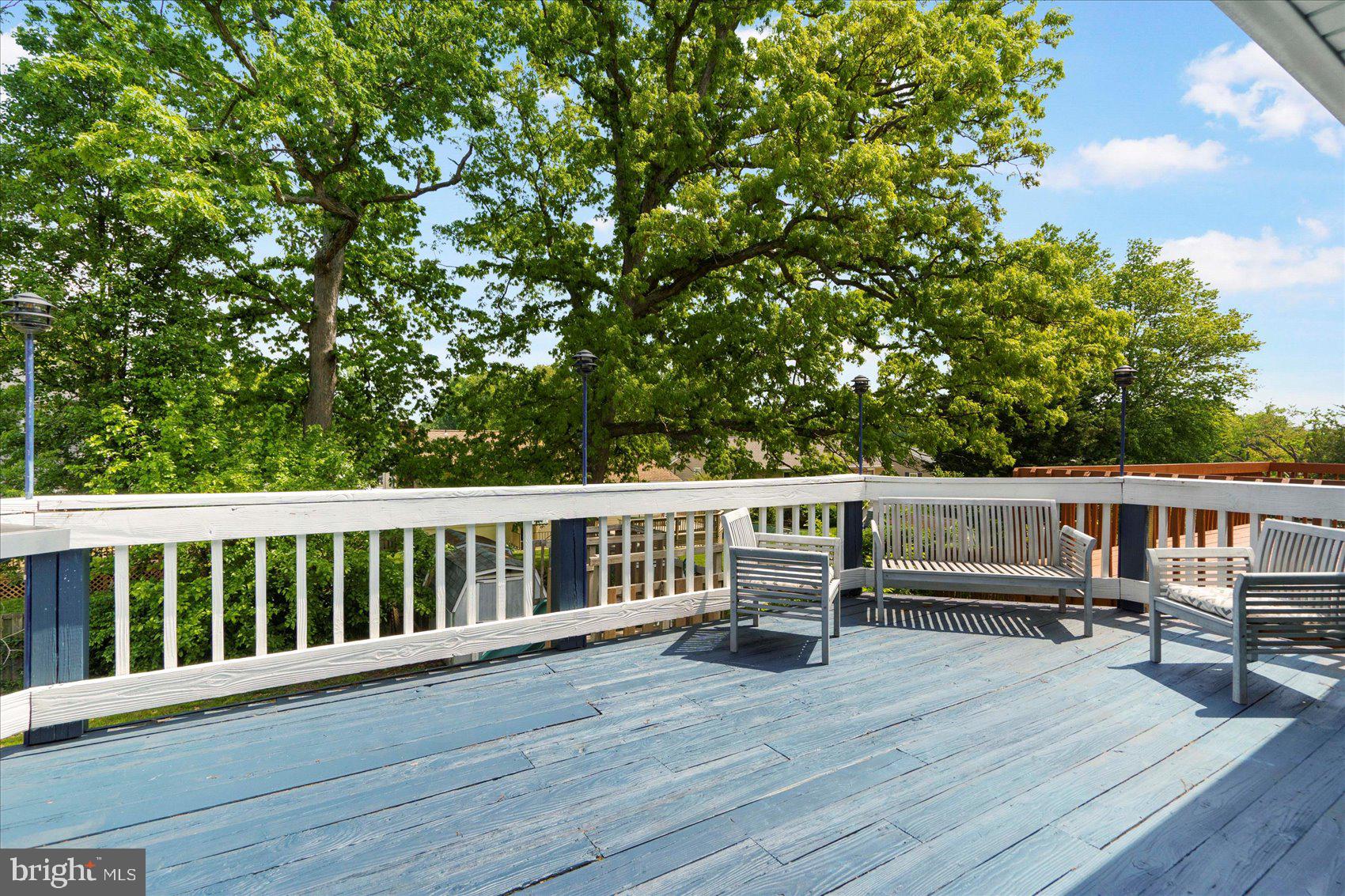 HALLFIELD MANOR - Residential