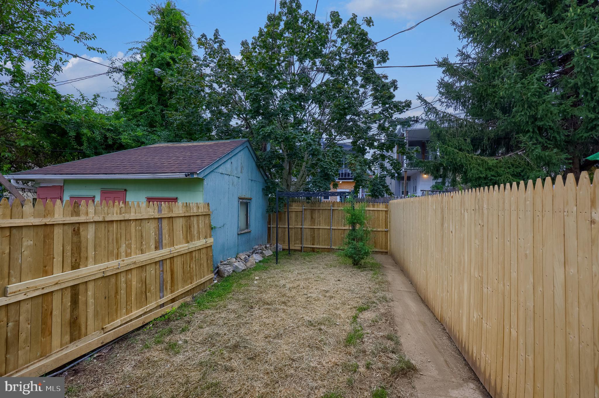 814 PEAR STREET
