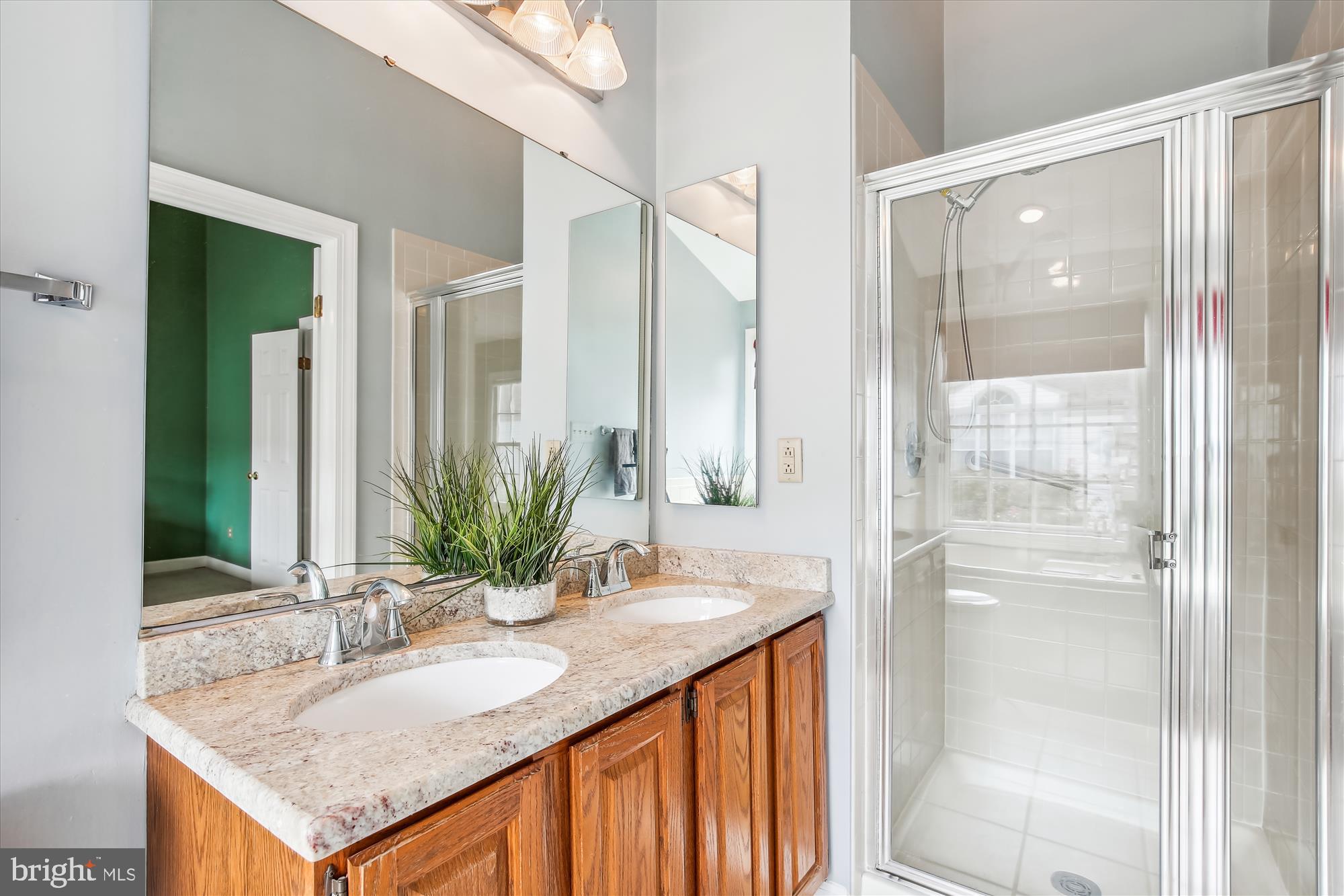 LINCOLNIA MEWS - Residential