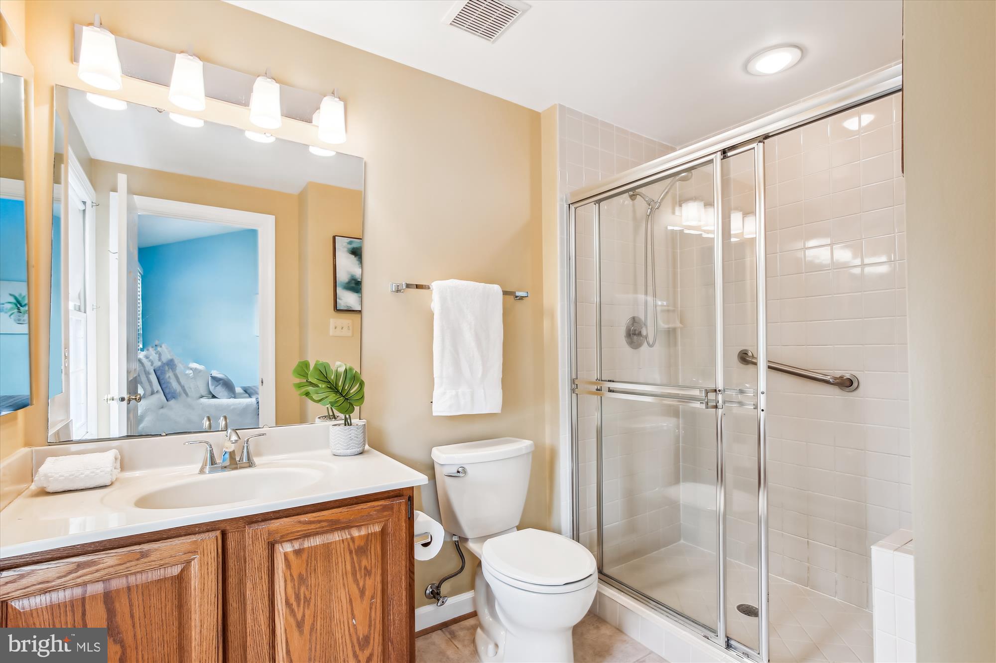 LINCOLNIA MEWS - Residential