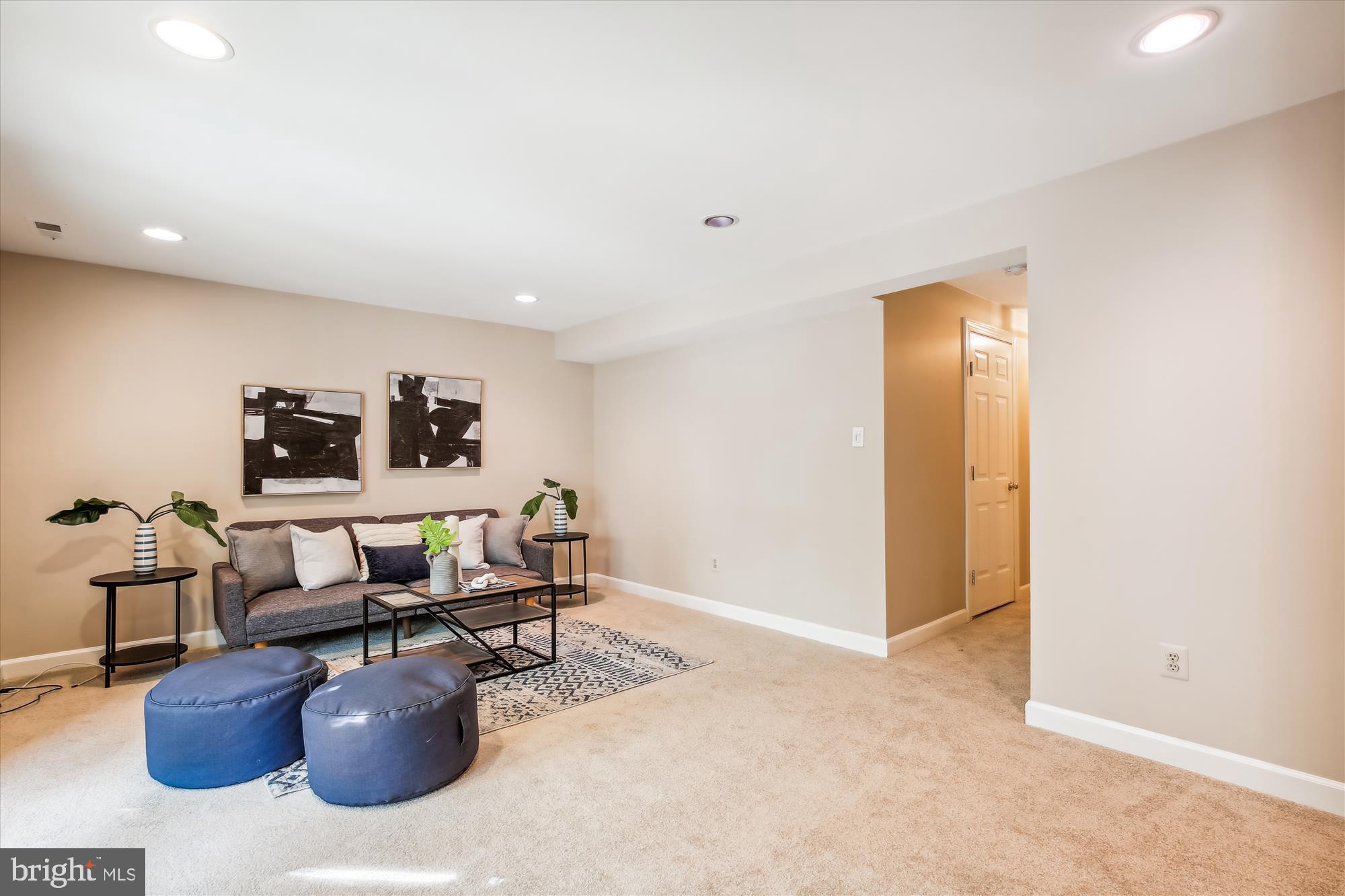 LINCOLNIA MEWS - Residential