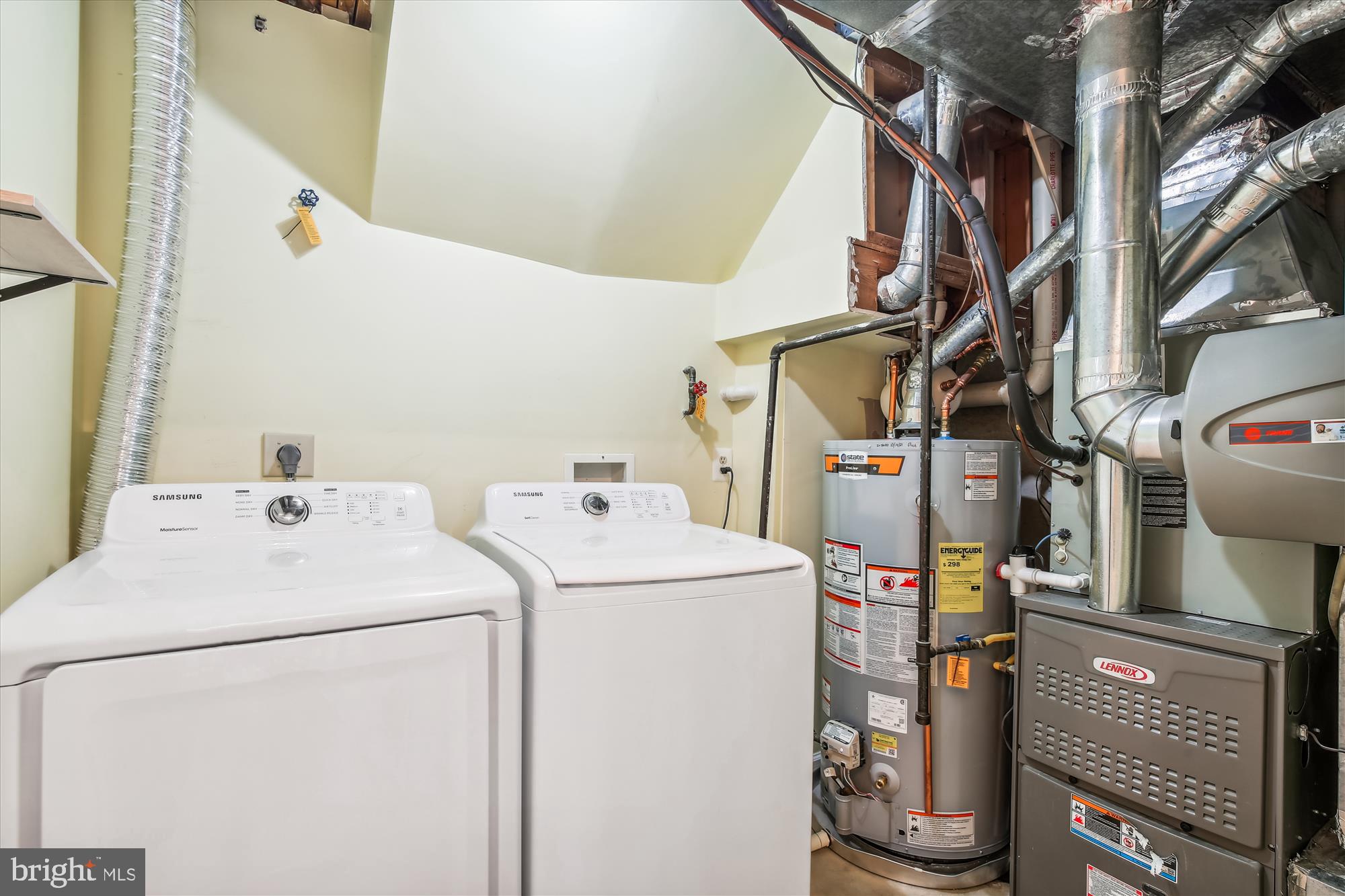 LINCOLNIA MEWS - Residential