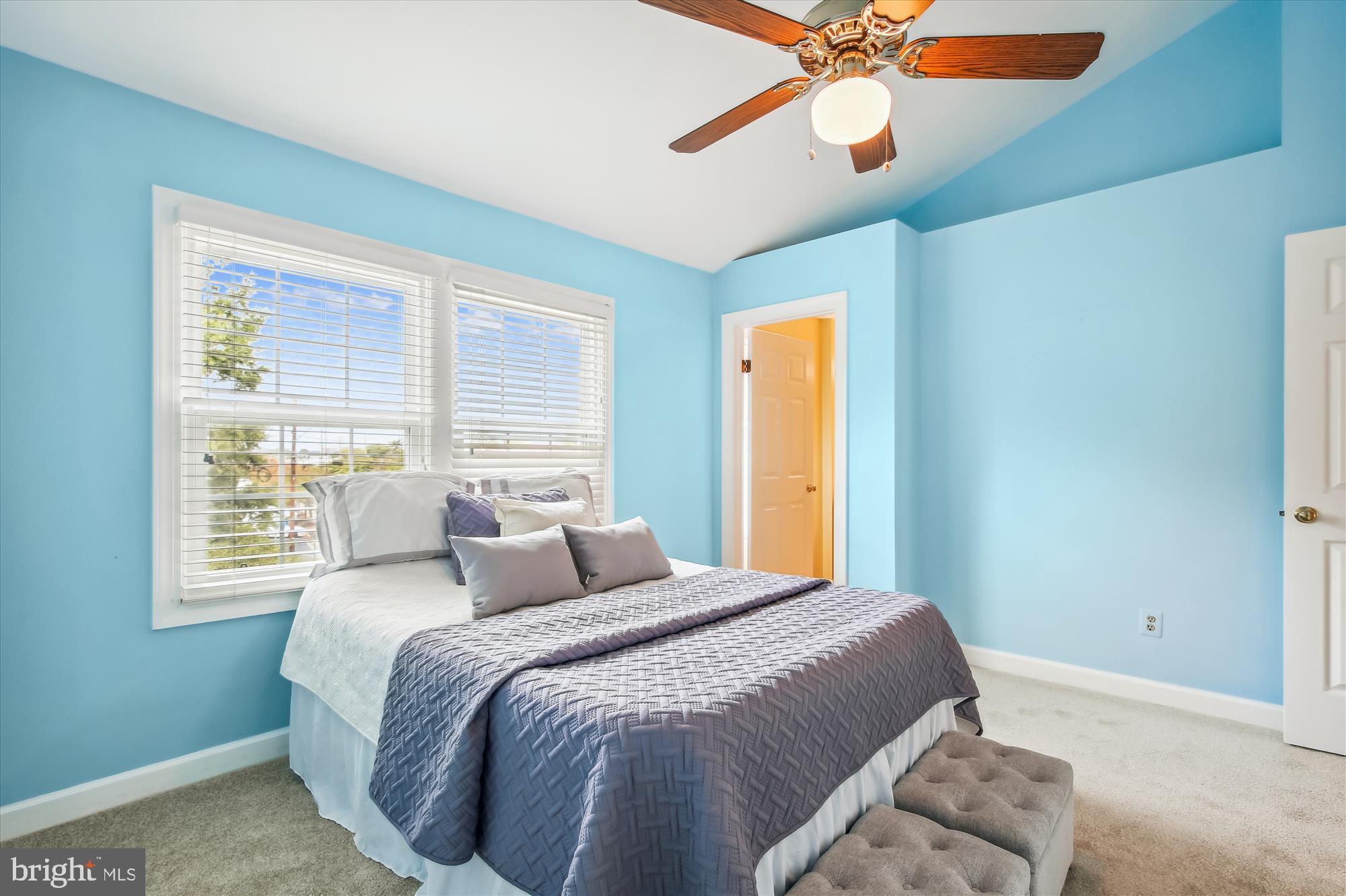 LINCOLNIA MEWS - Residential