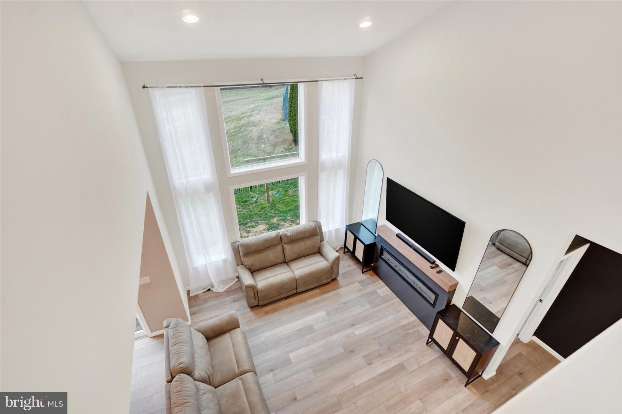 ROLLING MEADOWS - Residential