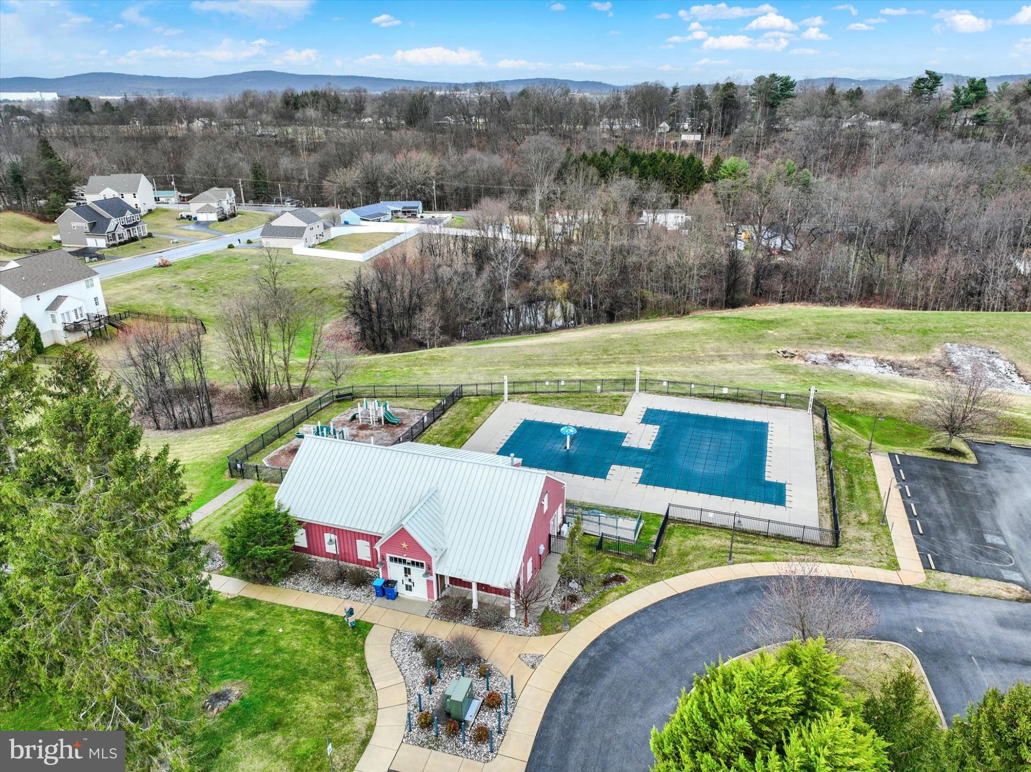 ROLLING MEADOWS - Residential