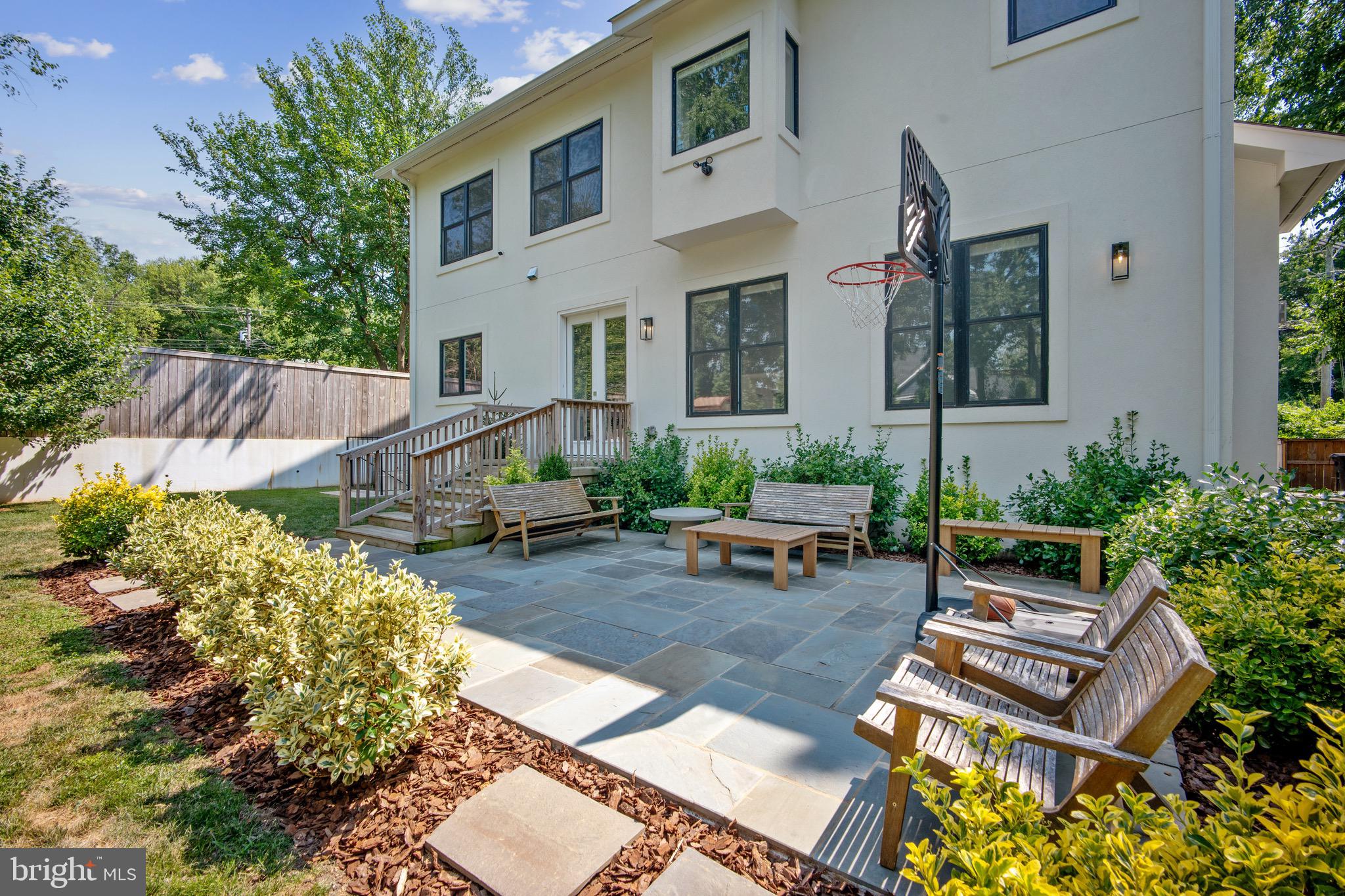 PIMMIT HILLS - Residential