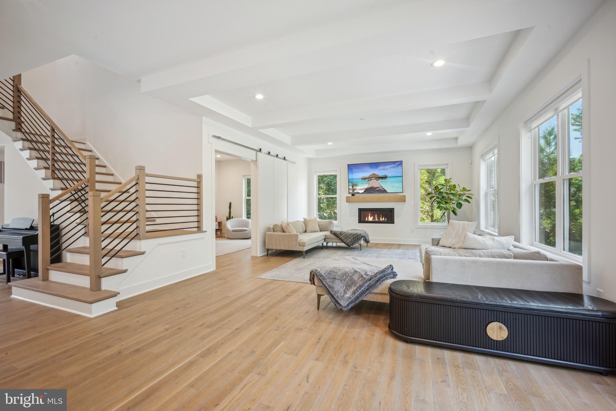 PIMMIT HILLS - Residential