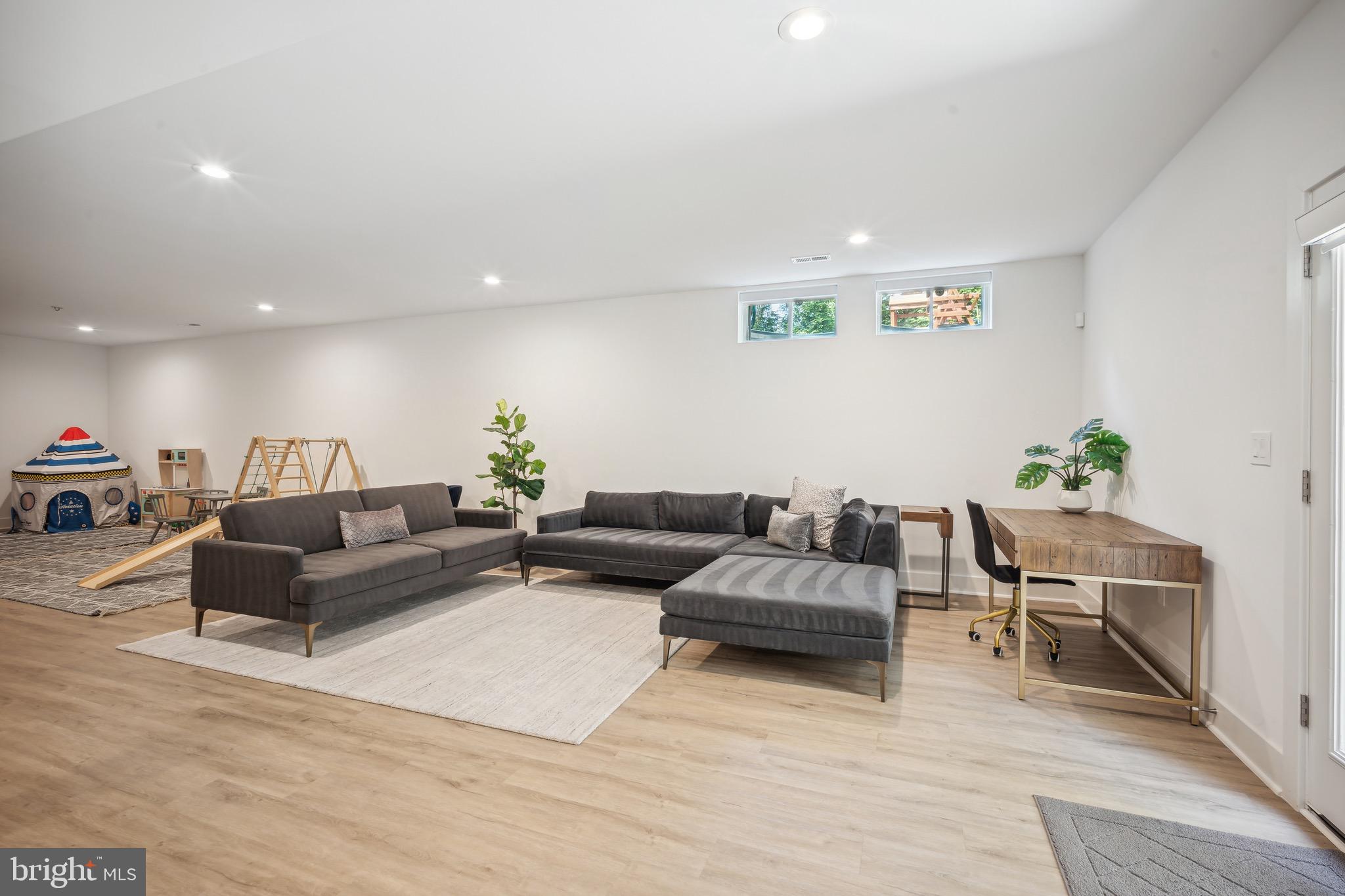 PIMMIT HILLS - Residential