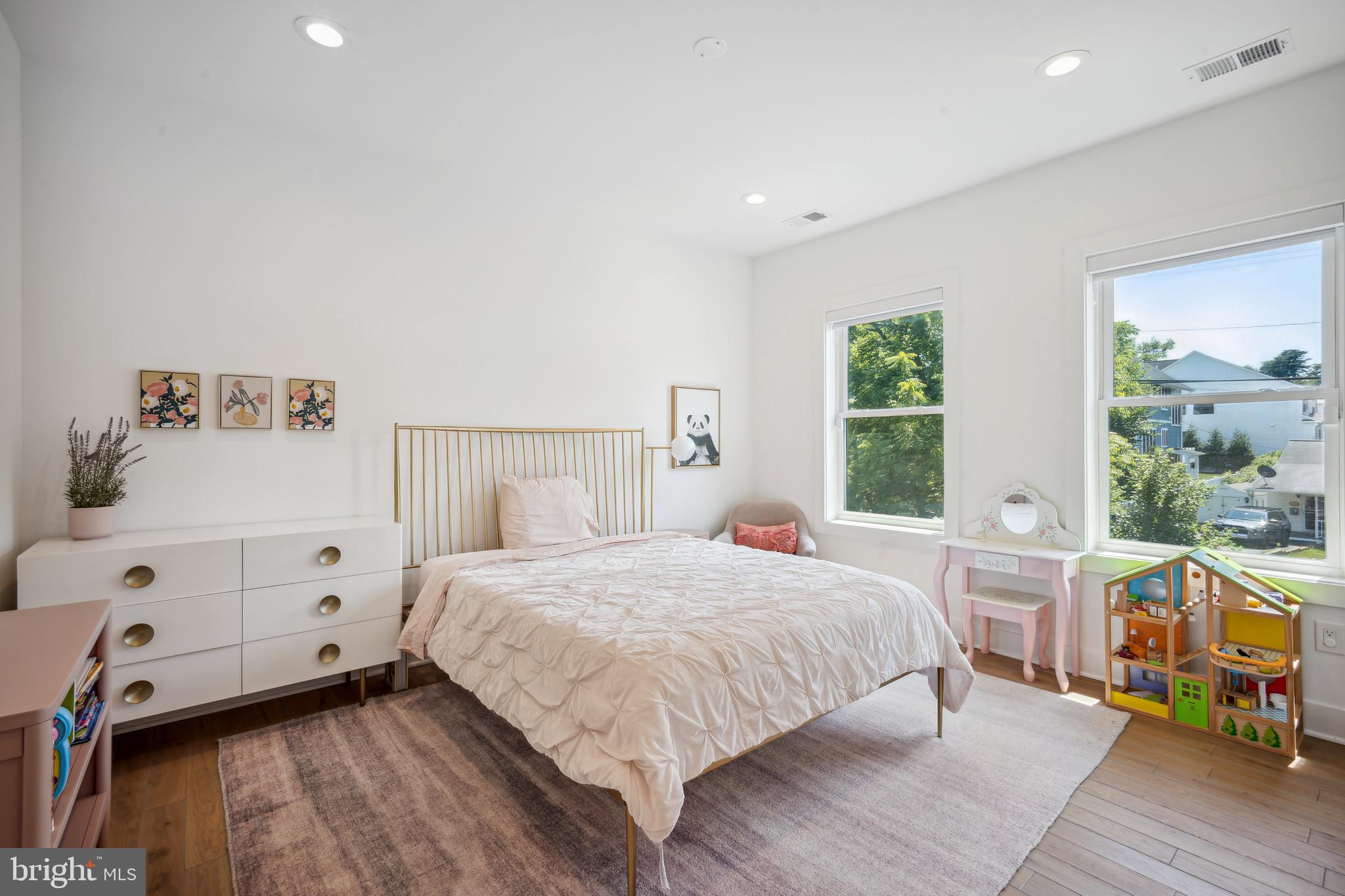 PIMMIT HILLS - Residential