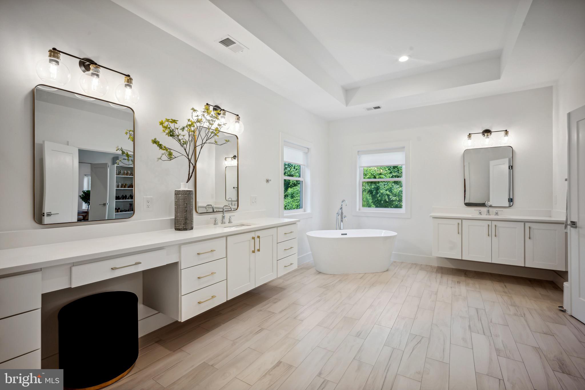 PIMMIT HILLS - Residential