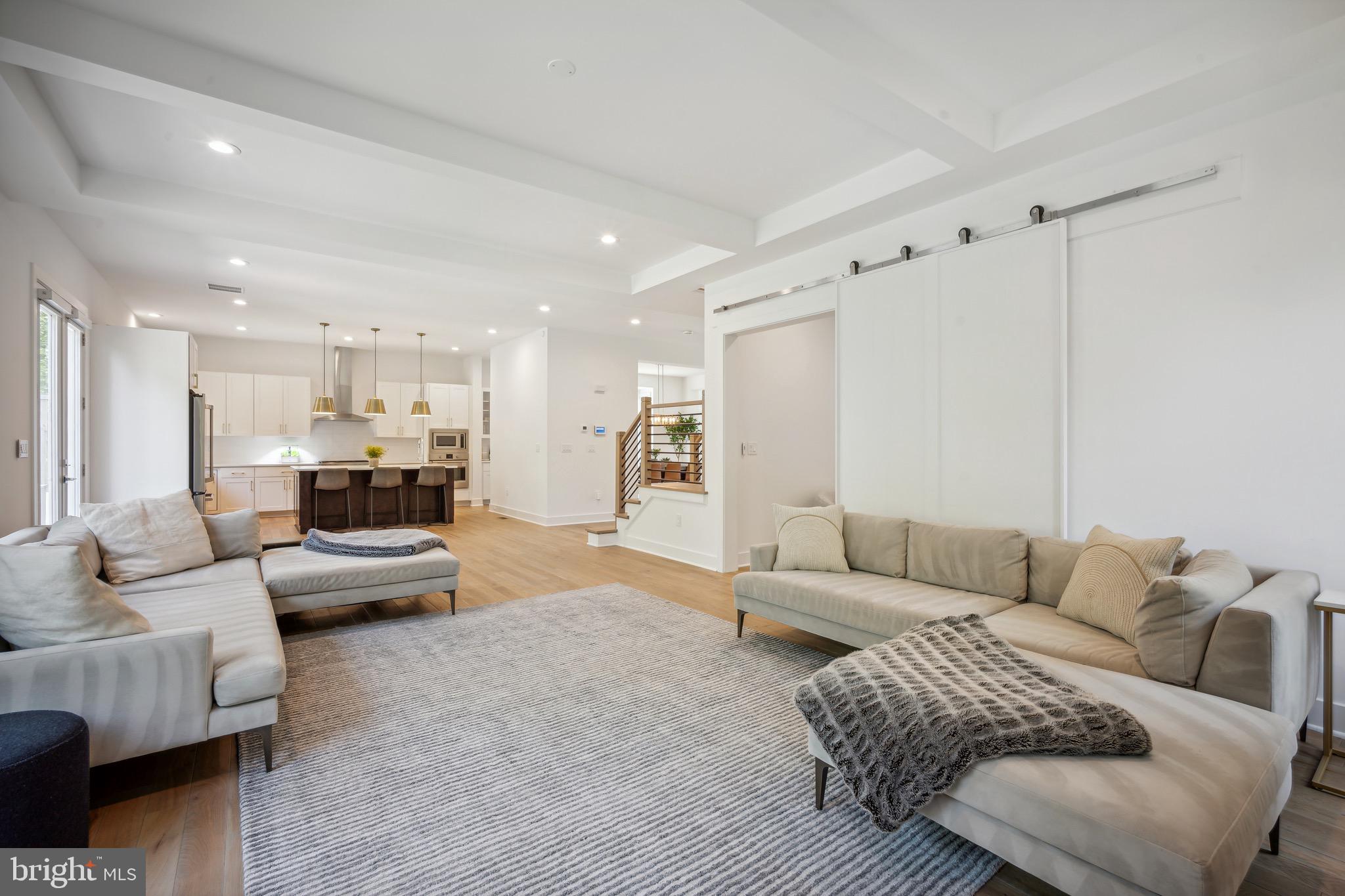 PIMMIT HILLS - Residential