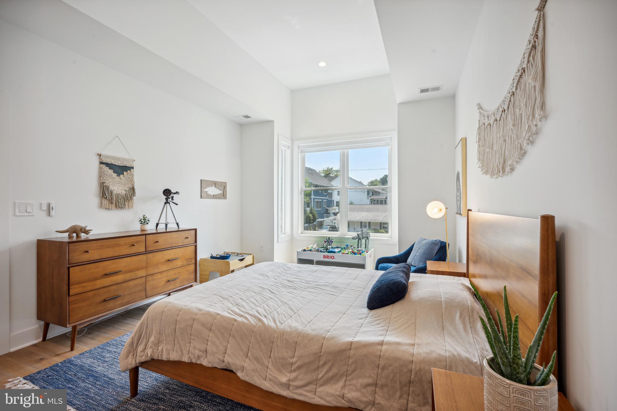 PIMMIT HILLS - Residential