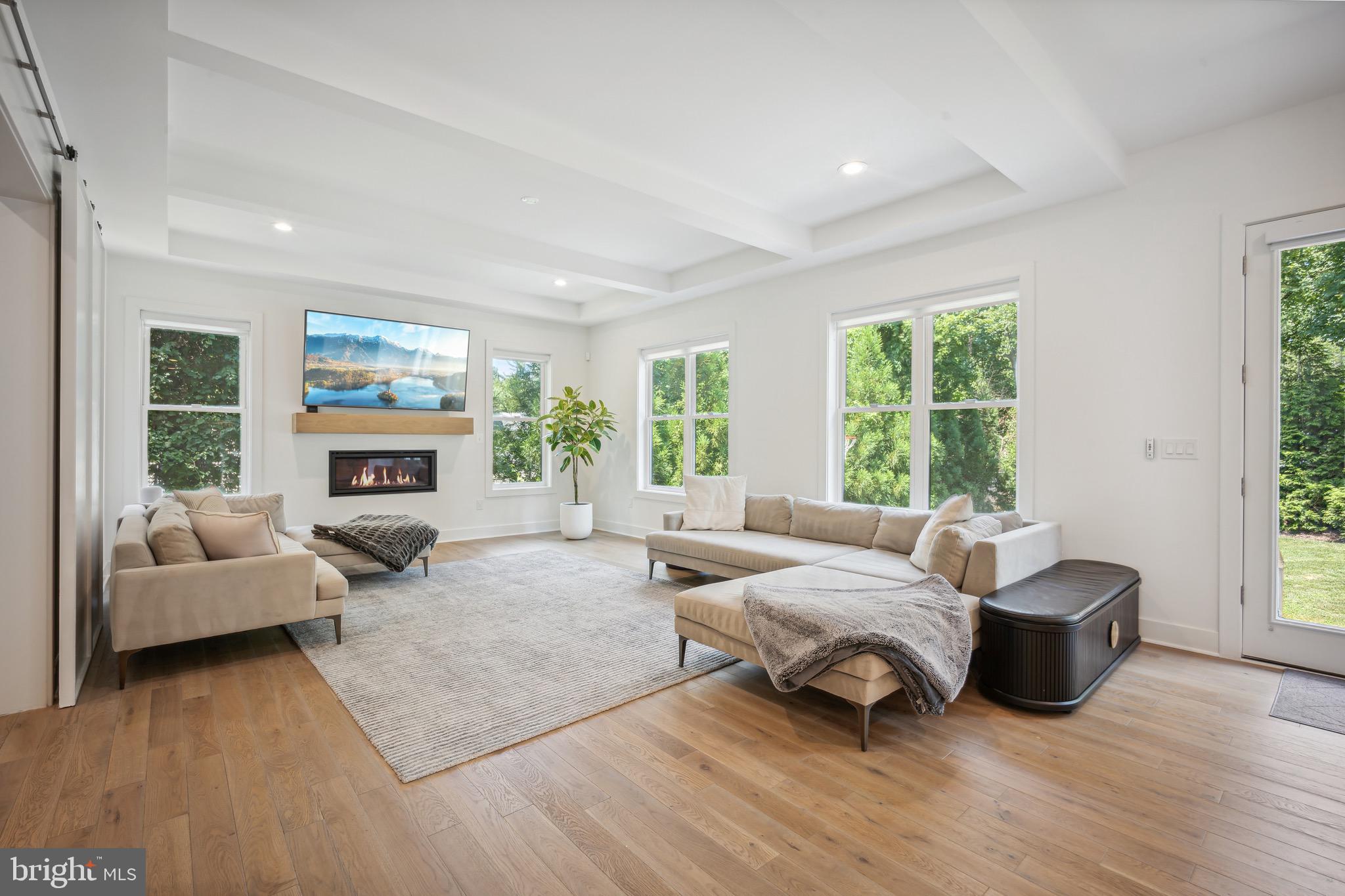 PIMMIT HILLS - Residential