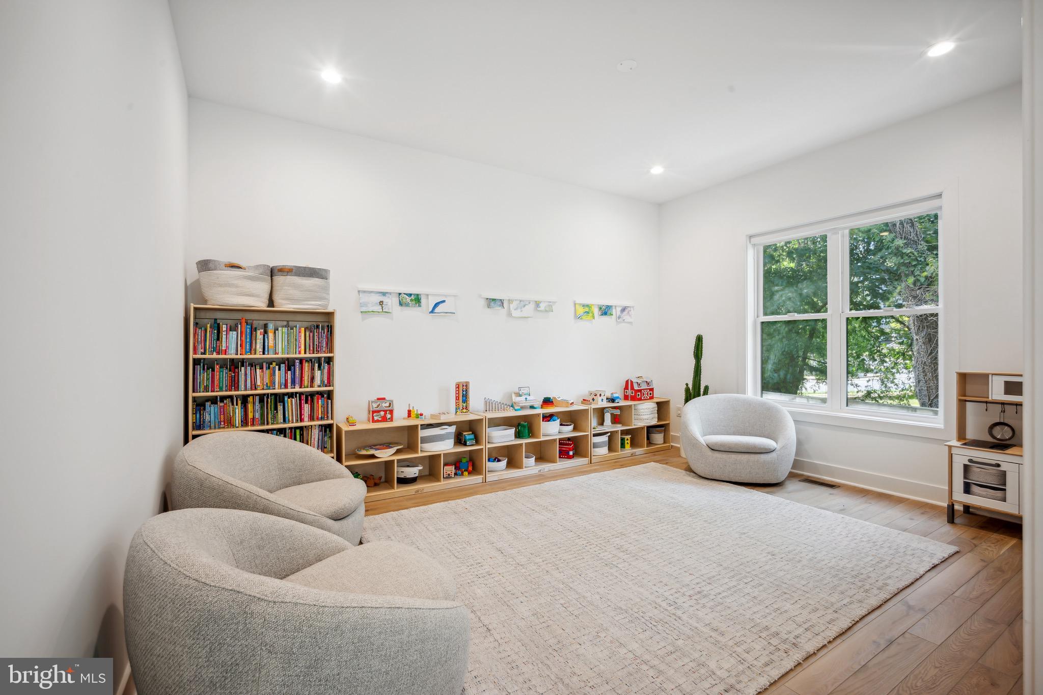 PIMMIT HILLS - Residential