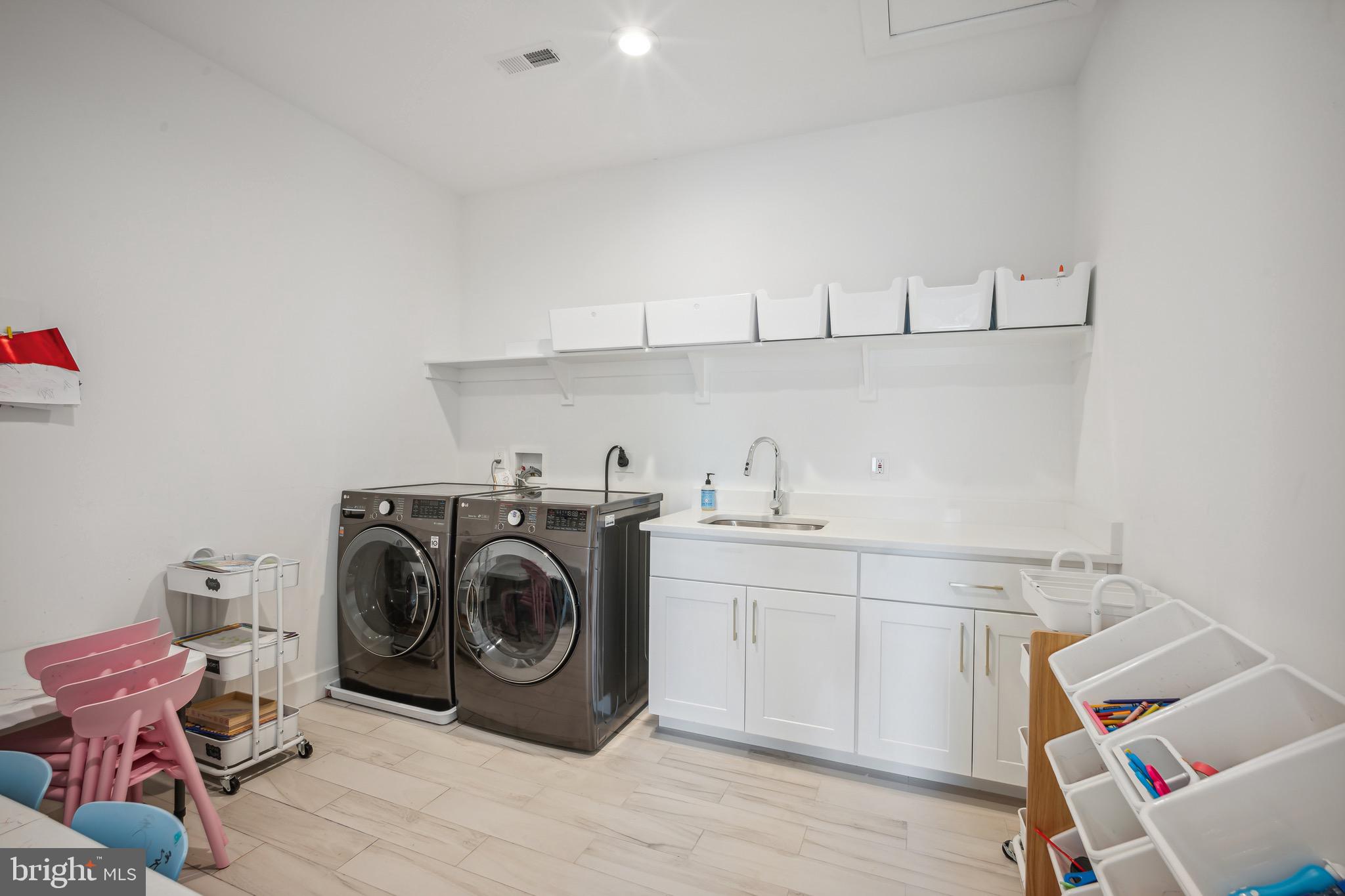 PIMMIT HILLS - Residential