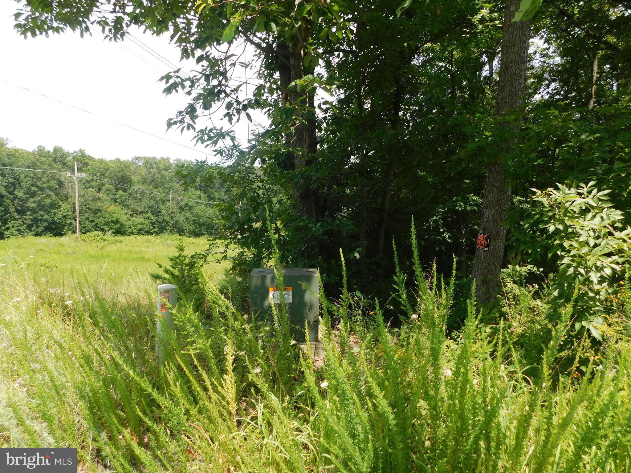 LARKIN RIDGE ESTATES - Land