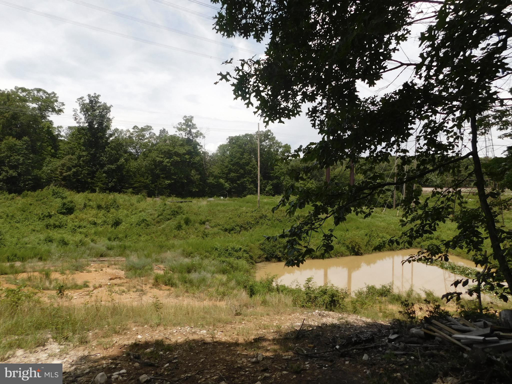 LARKIN RIDGE ESTATES - Land