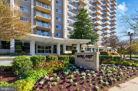 1225 Martha Custis Drive Unit 919, Alexandria, VA MLS: VAAX2051490