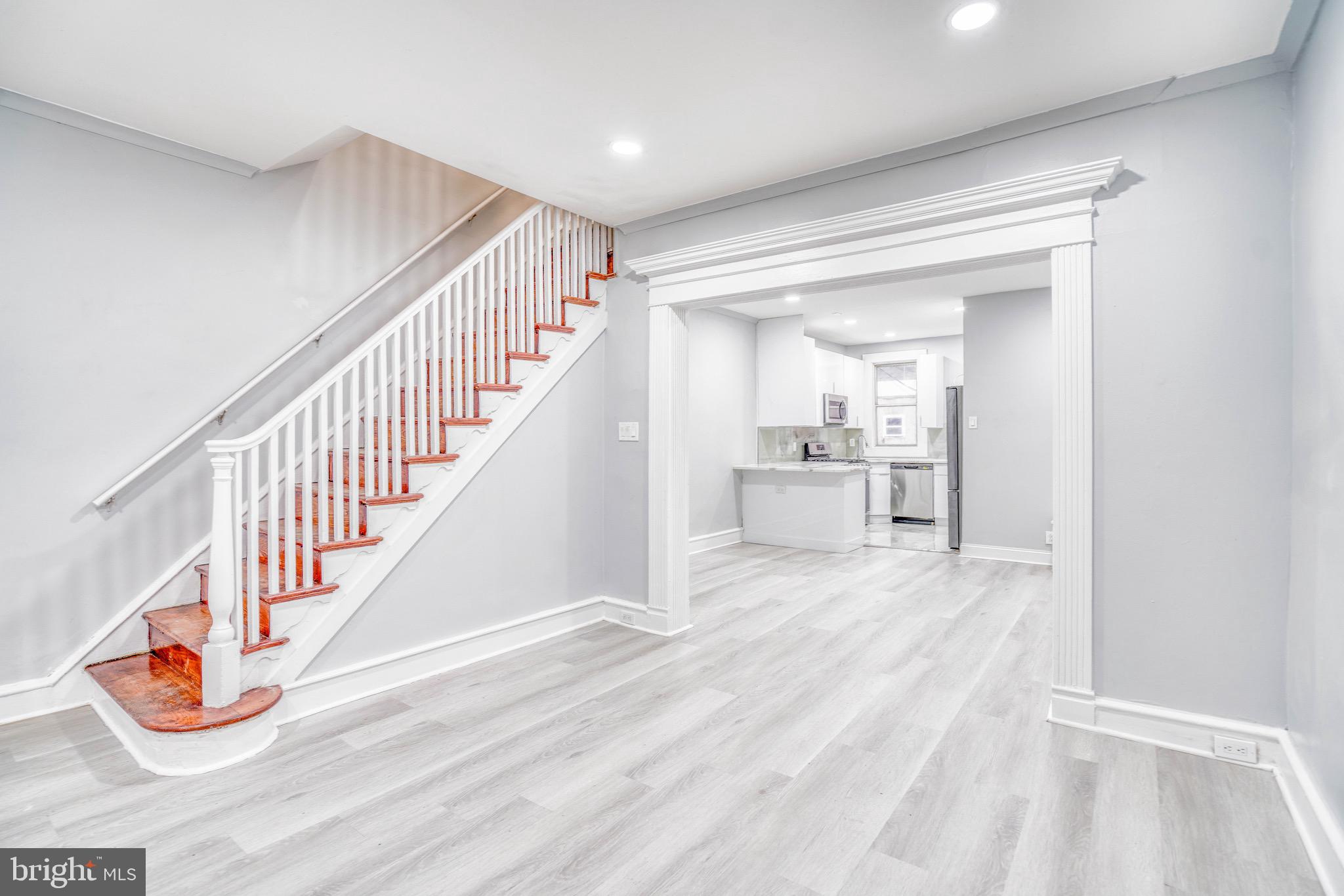 OXFORD CIRCLE - Residential