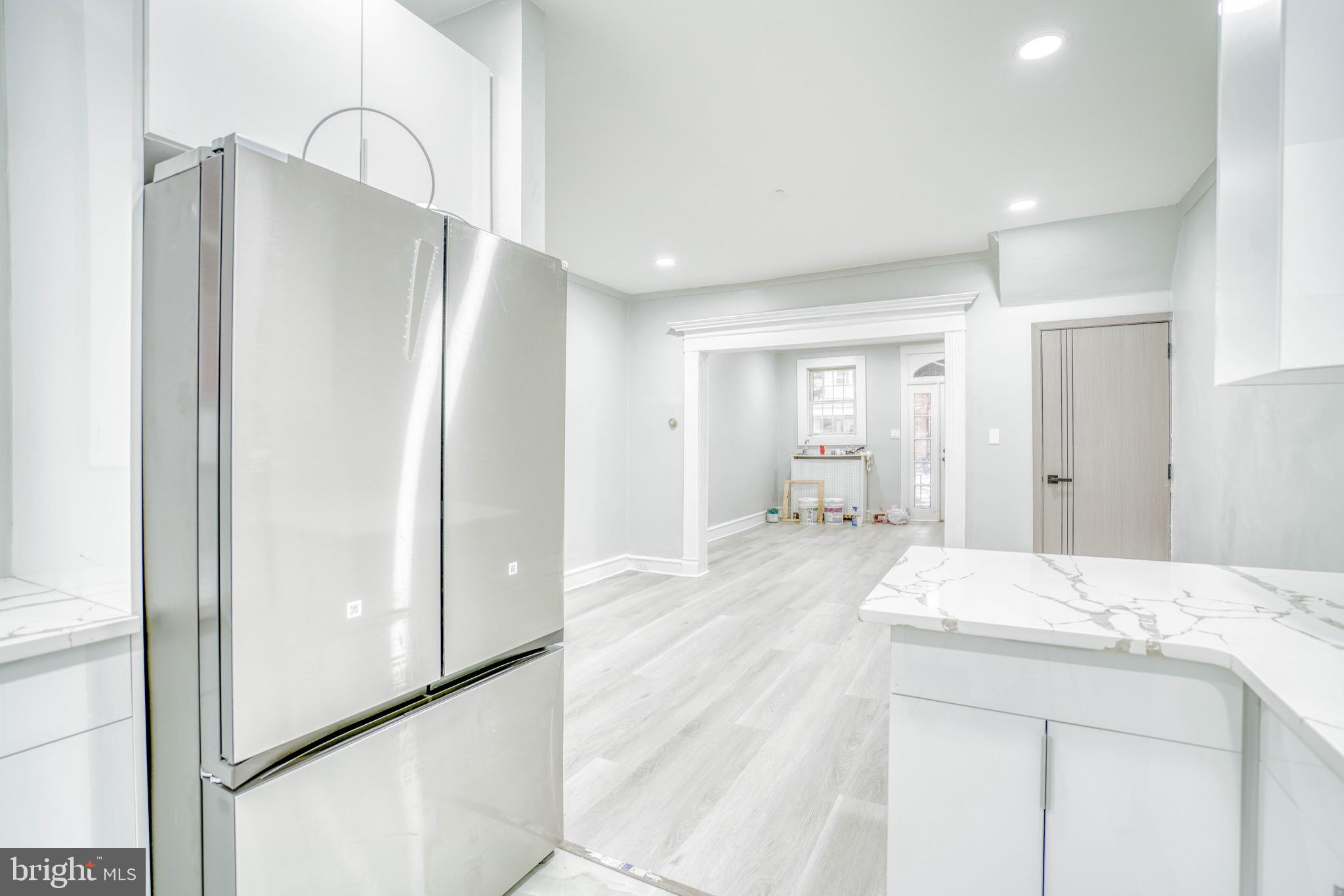 OXFORD CIRCLE - Residential