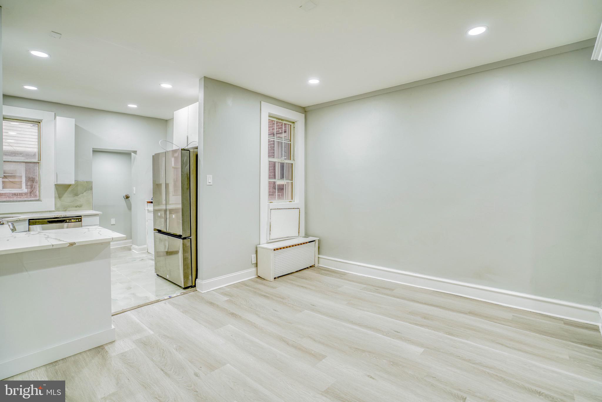 OXFORD CIRCLE - Residential