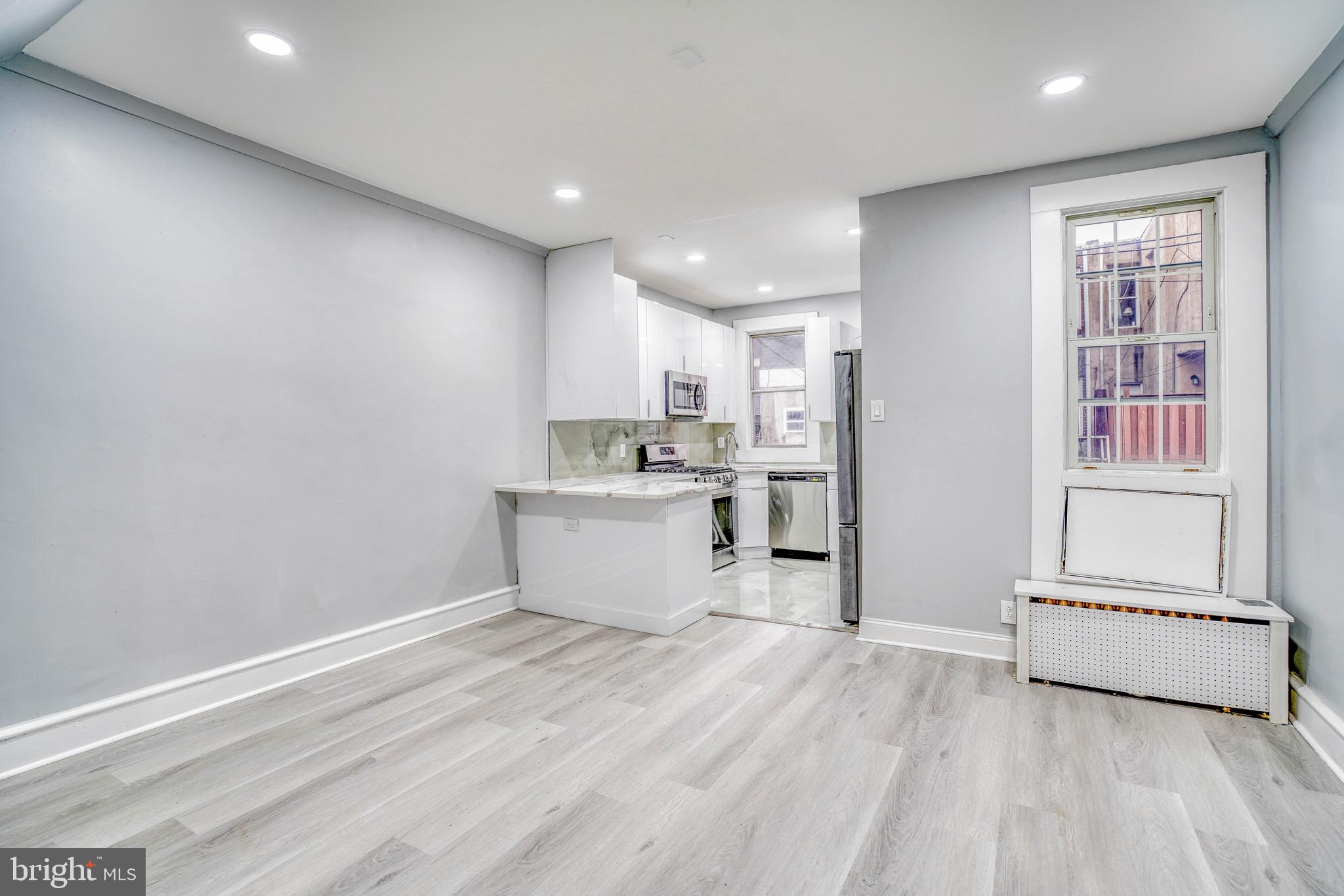 OXFORD CIRCLE - Residential