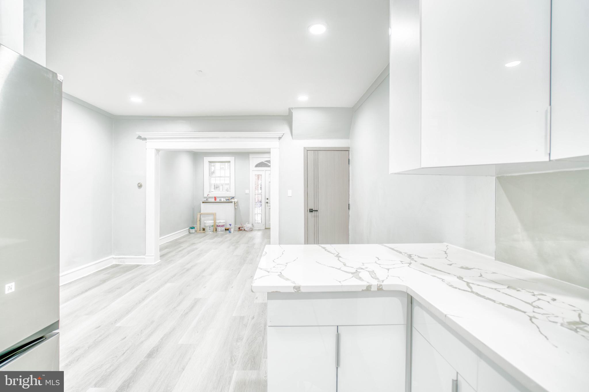 OXFORD CIRCLE - Residential