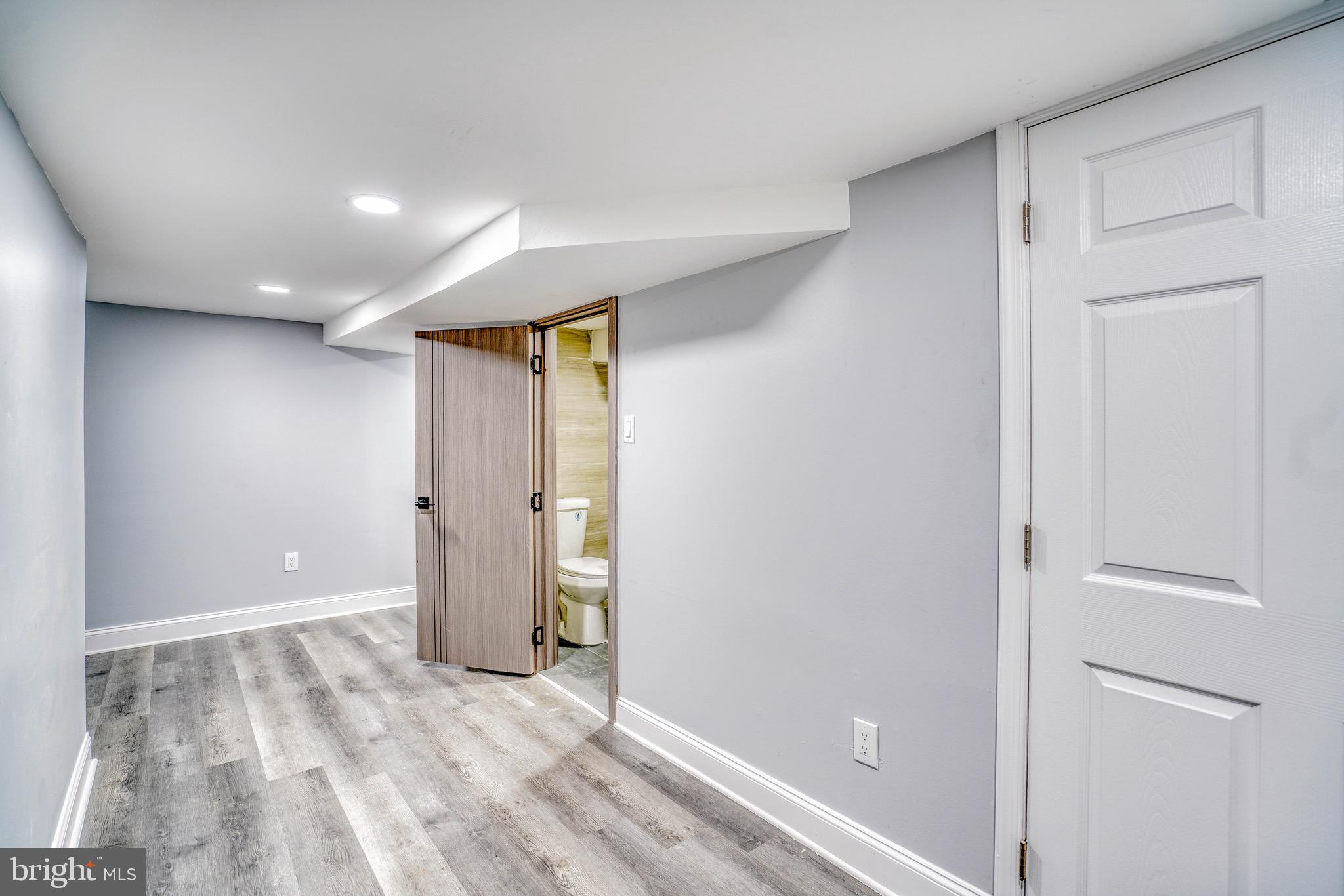 OXFORD CIRCLE - Residential