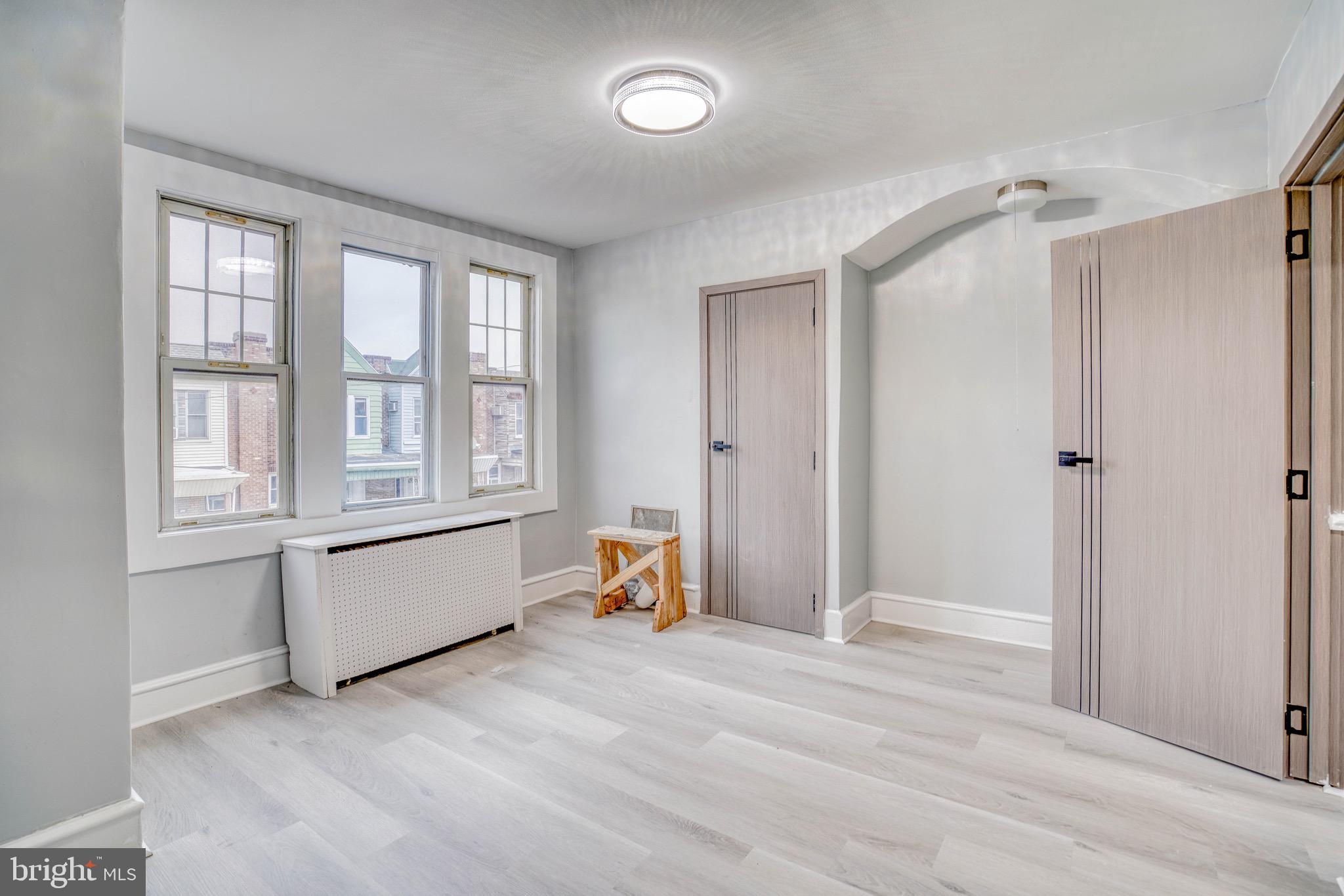 OXFORD CIRCLE - Residential