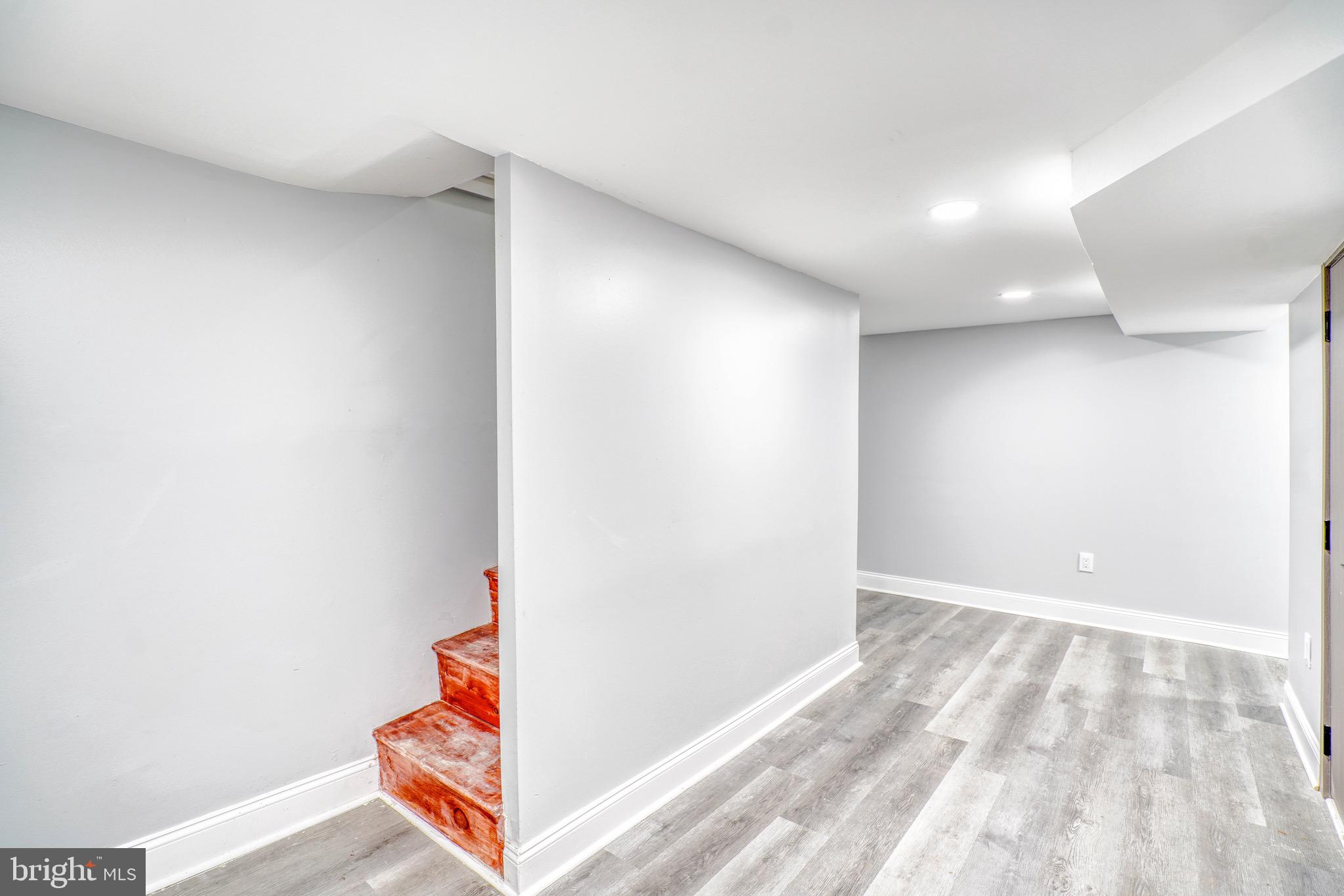 OXFORD CIRCLE - Residential