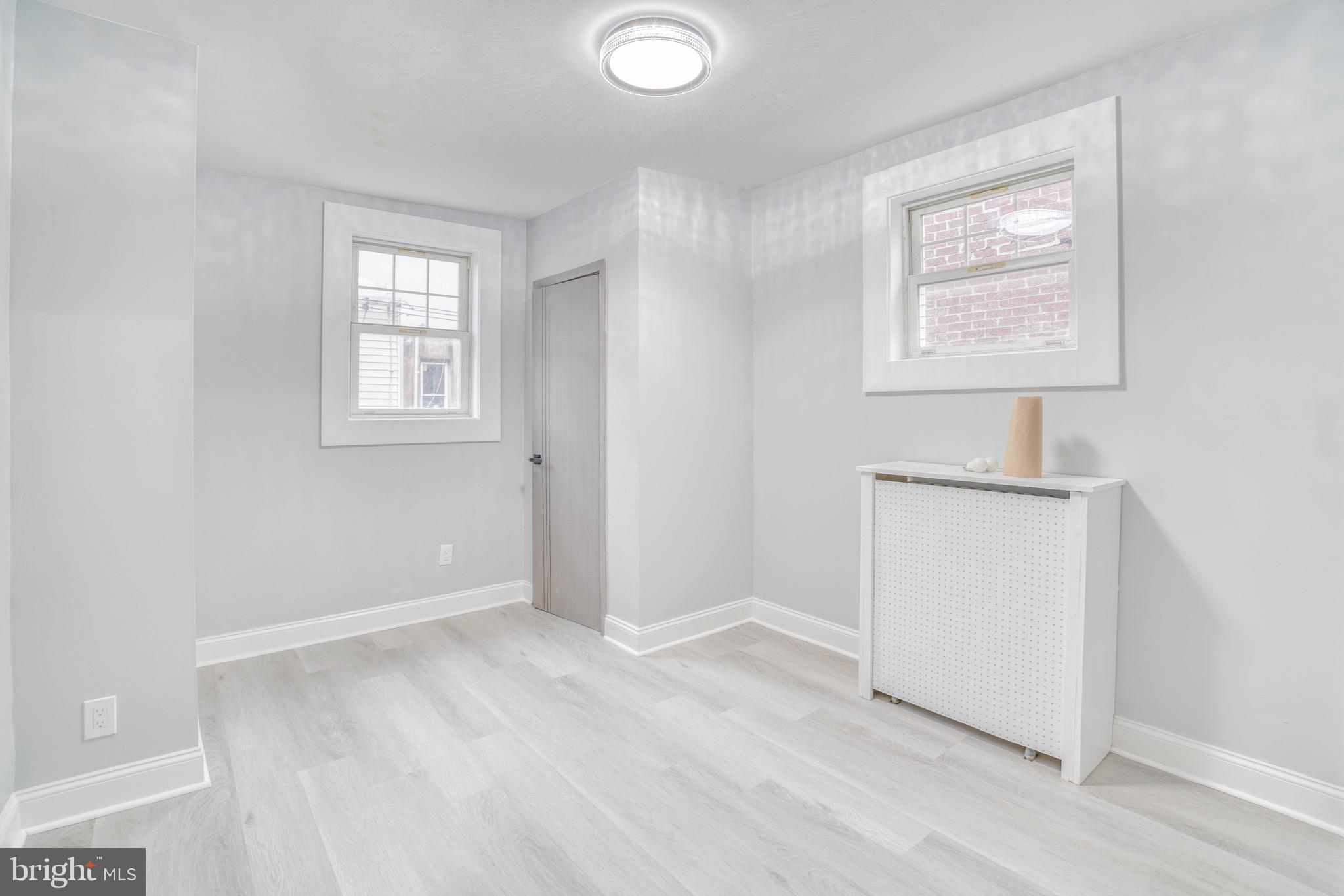 OXFORD CIRCLE - Residential