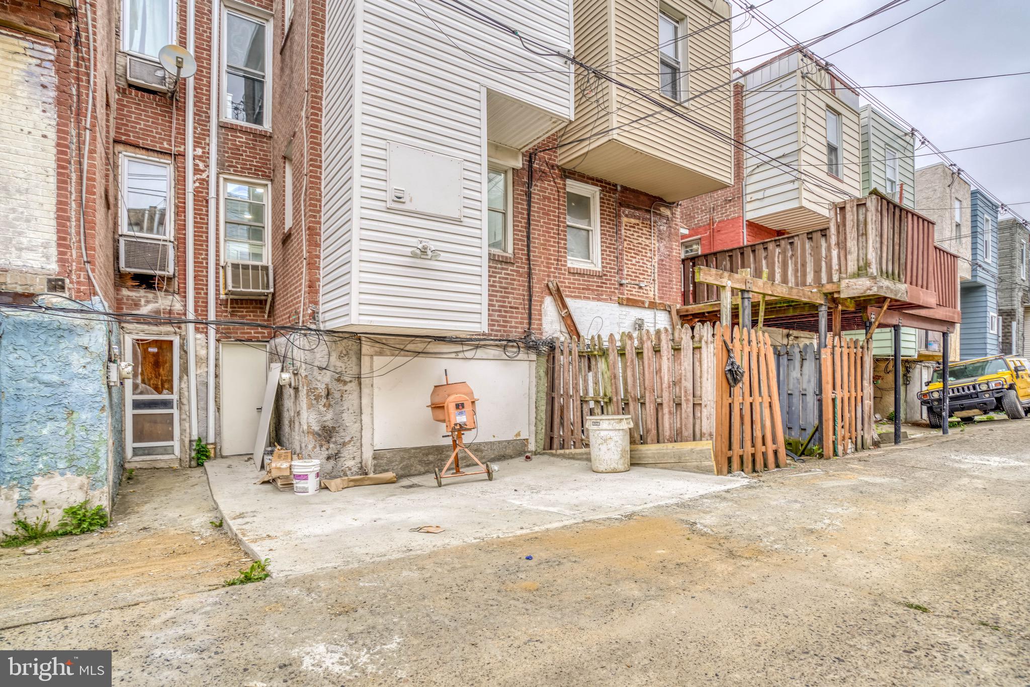 OXFORD CIRCLE - Residential