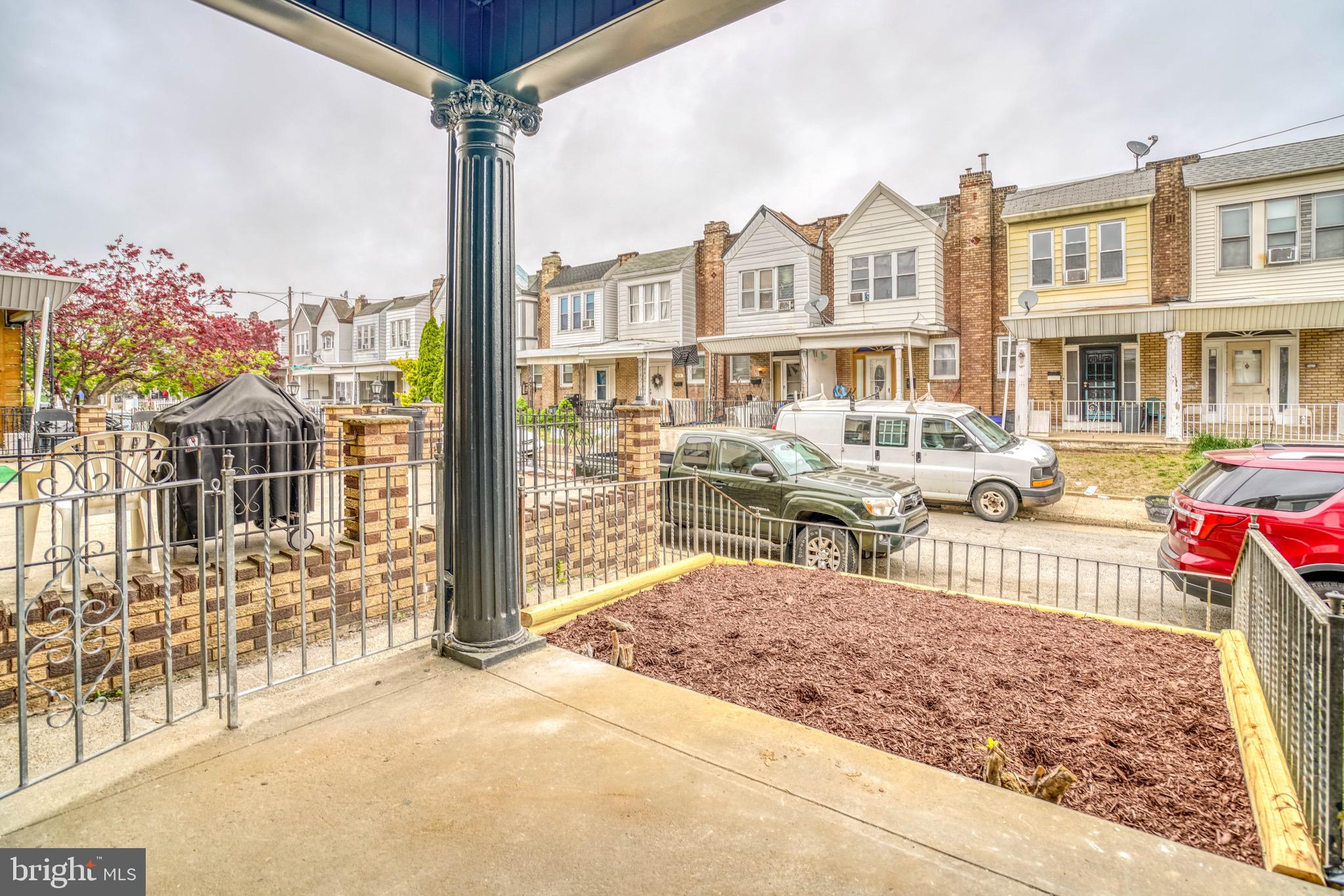 OXFORD CIRCLE - Residential