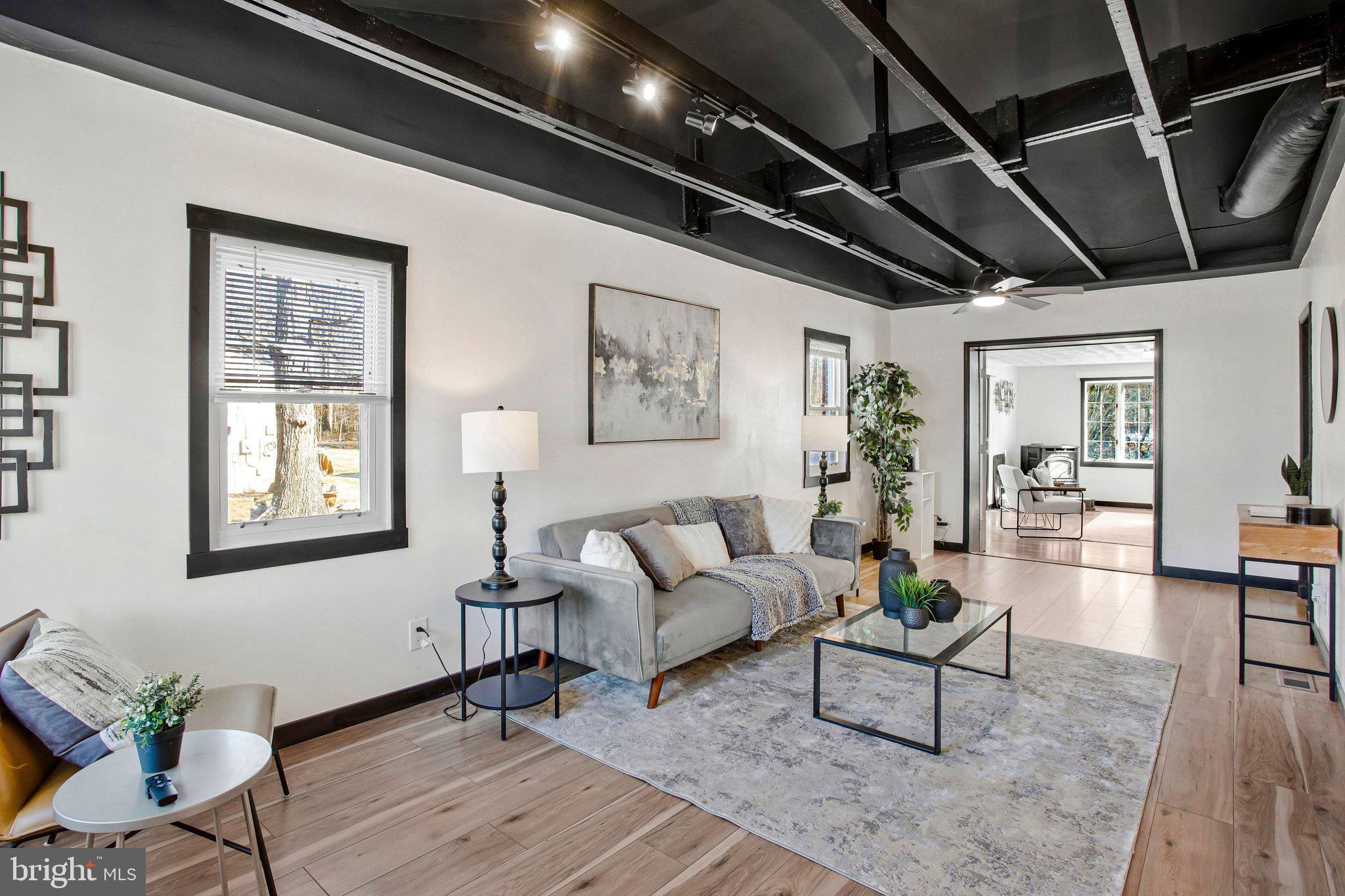 EARLY MANOR - Residential