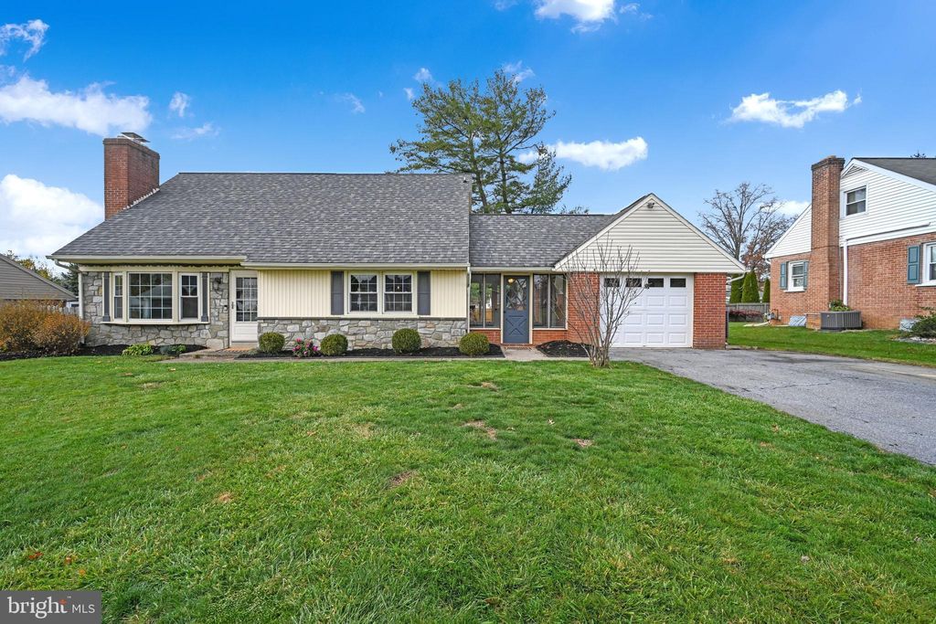 Photo of 112 Whitney Road, LANCASTER, PA 17603 (MLS # PALA2079636)