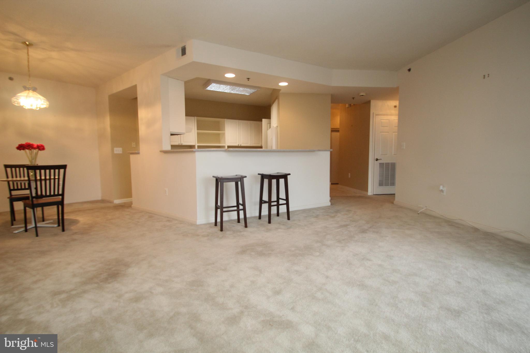 VANTAGE POINT EAST @ LEISURE WORLD - Residential Lease