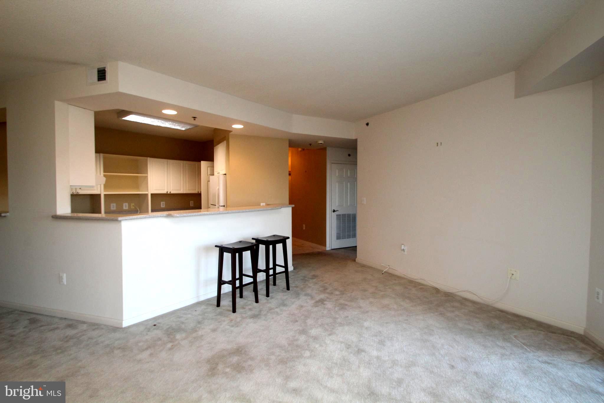 VANTAGE POINT EAST @ LEISURE WORLD - Residential Lease