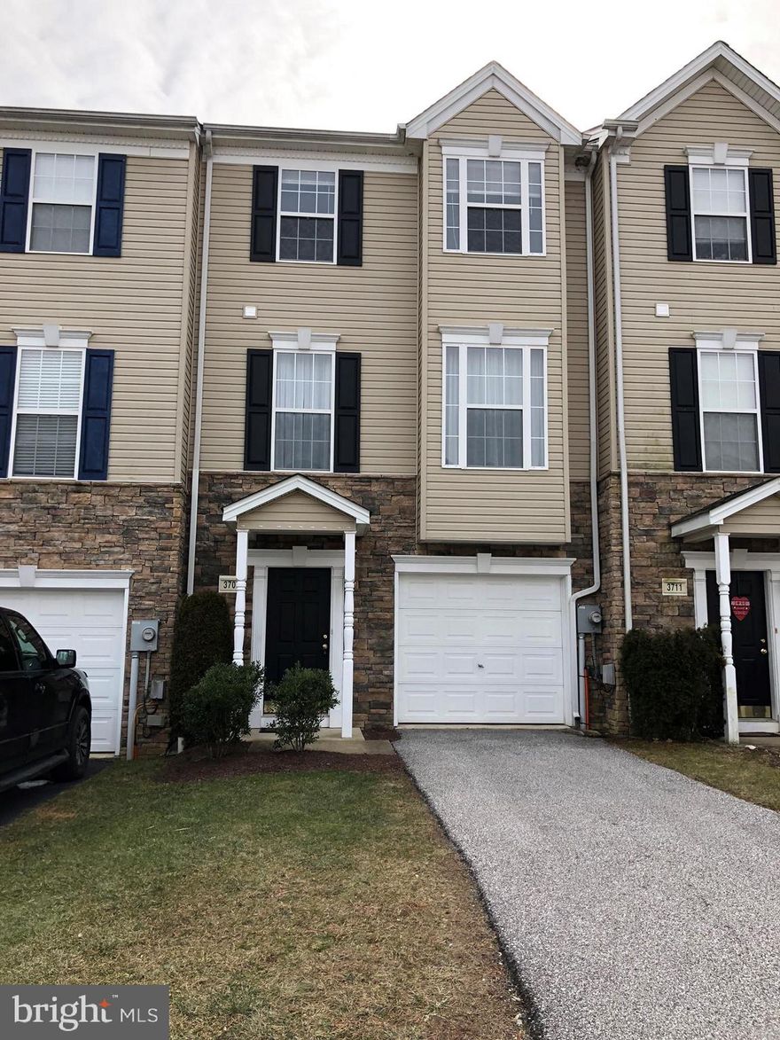 Updated and very nice 3 Br town home, 2.5 baths, master suite,NO PETS ALLOWED!Yearly income above 53K. Credit above 620. Very Nice place. Rent includes sewer, trash and grass cutting only