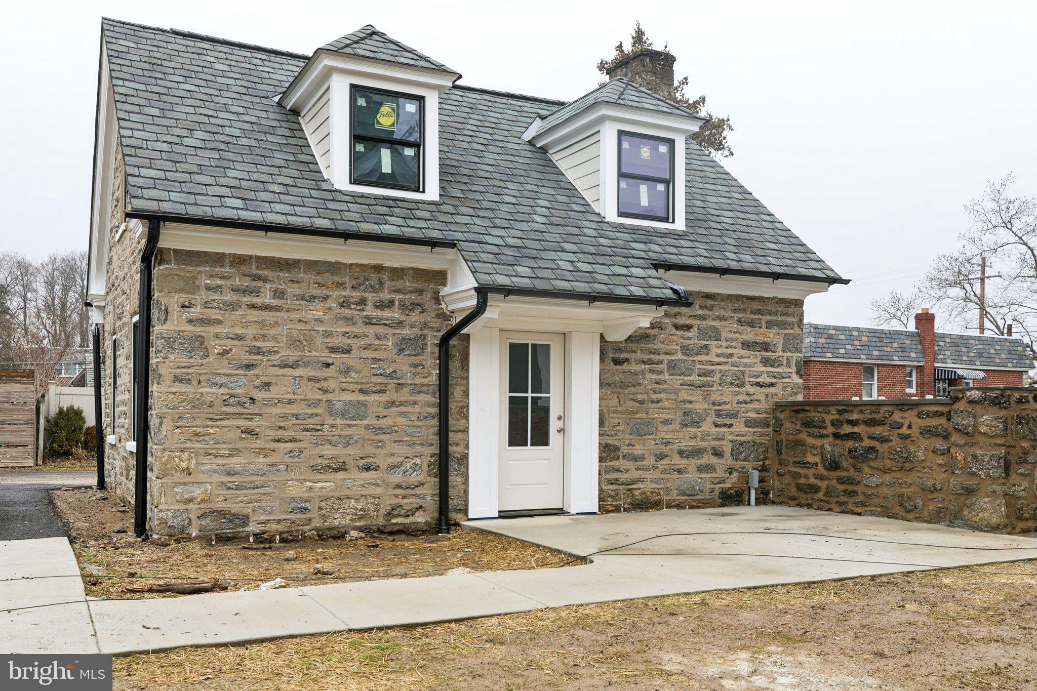 615 E MOUNT PLEASANT AVENUE