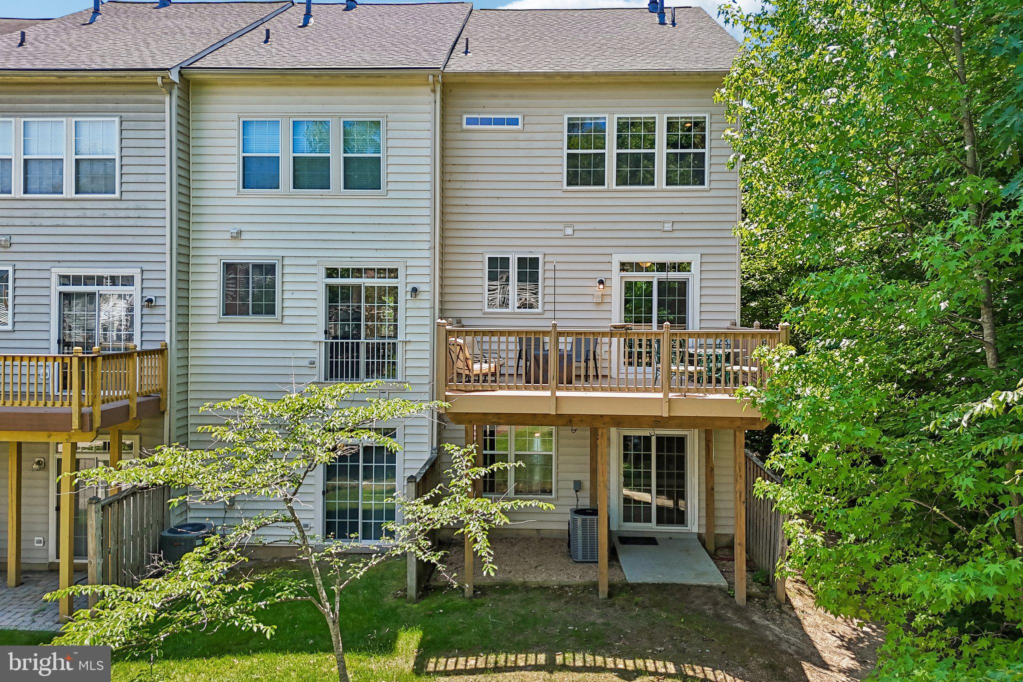 RUSSETT - Residential