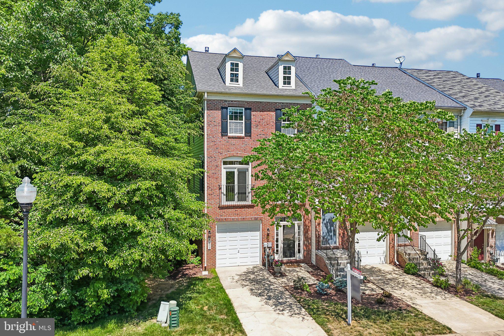 RUSSETT - Residential