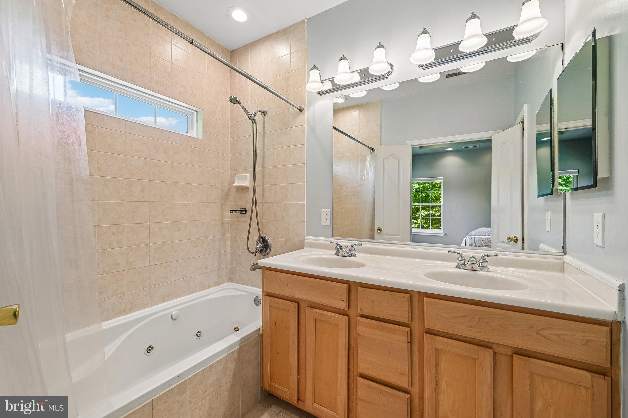 RUSSETT - Residential