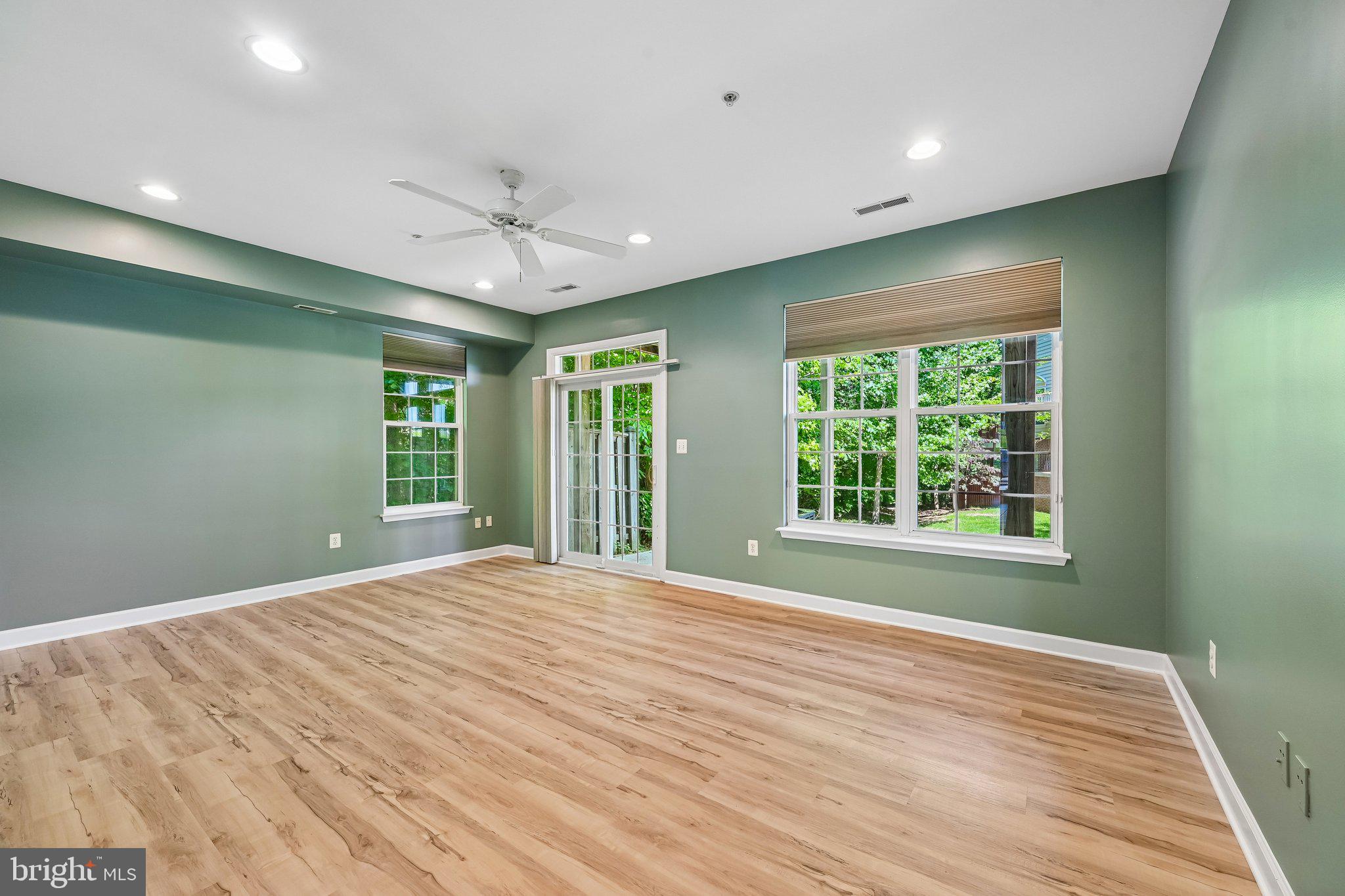 RUSSETT - Residential
