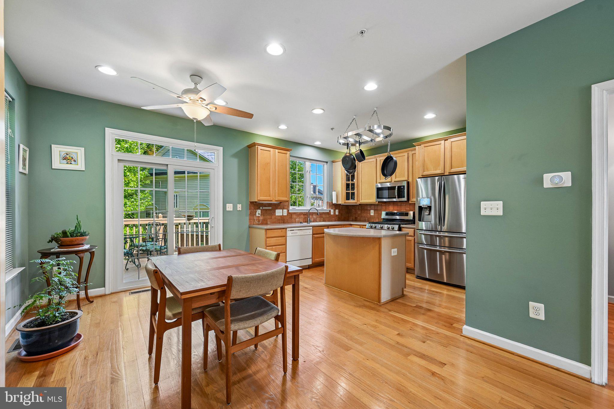 RUSSETT - Residential