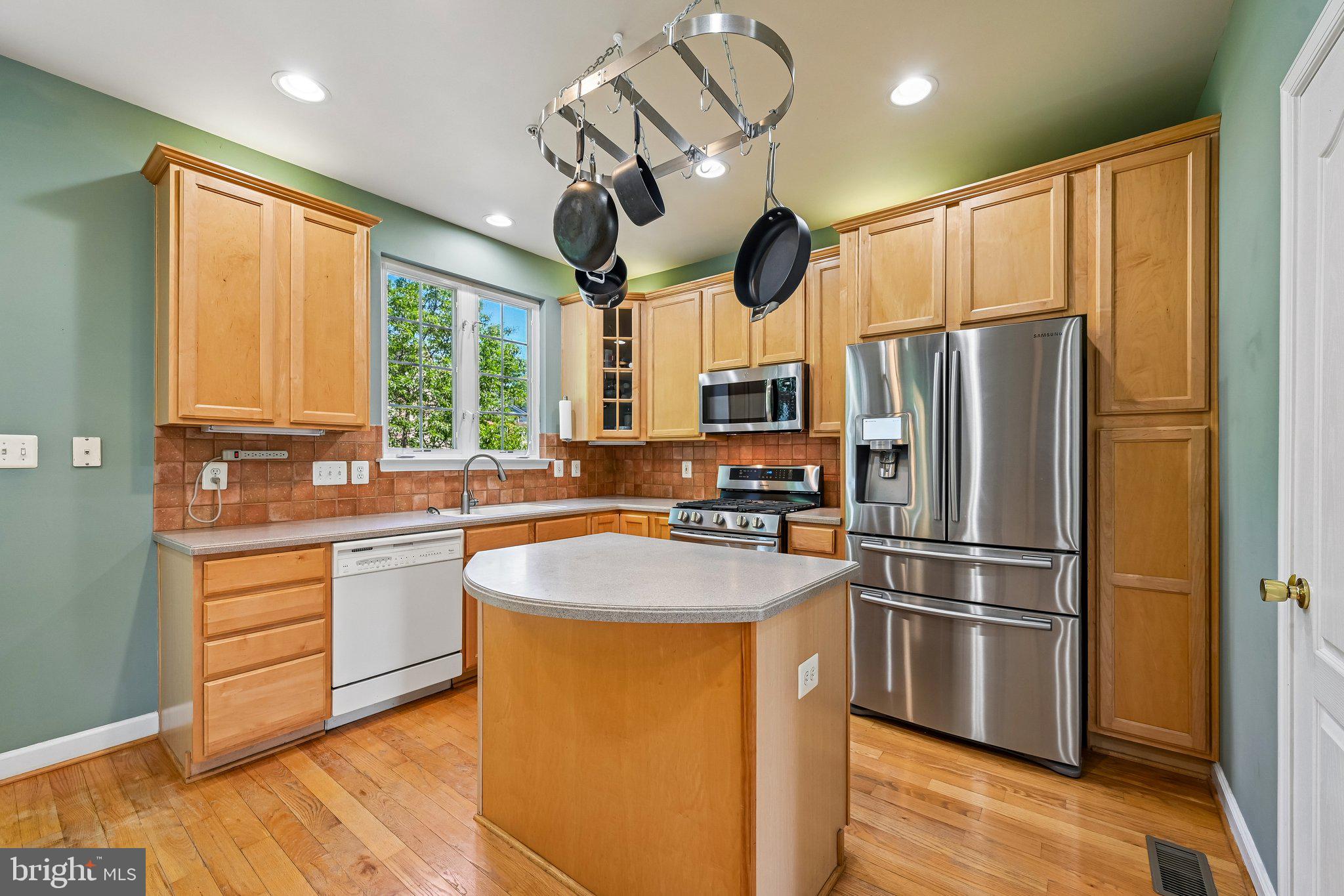 RUSSETT - Residential