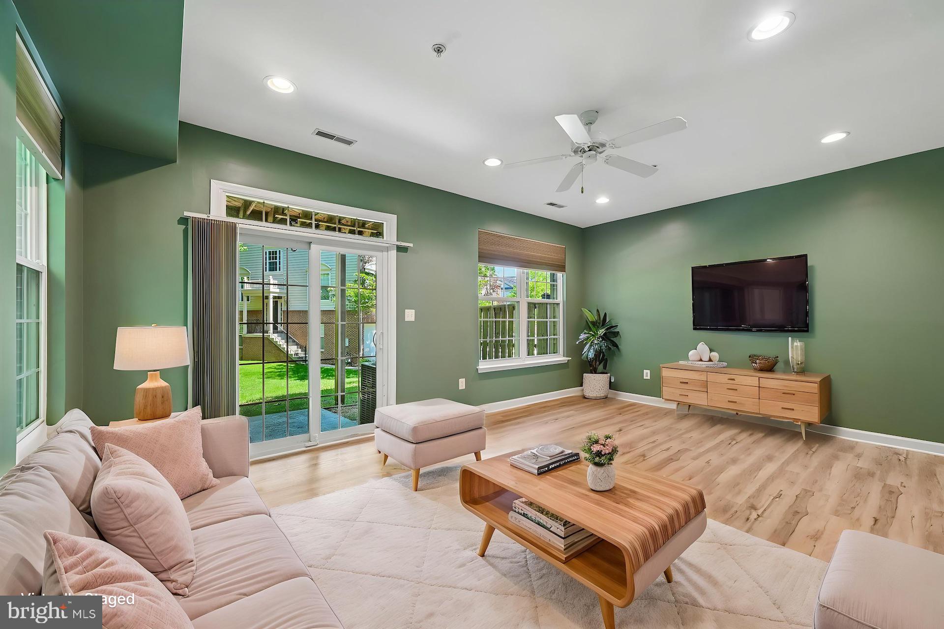 RUSSETT - Residential