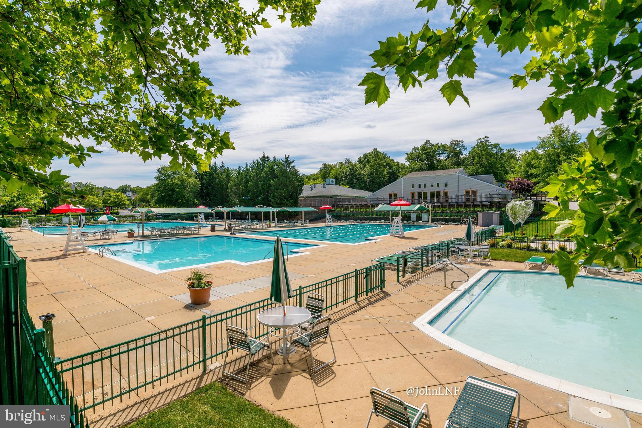 RUSSETT - Residential