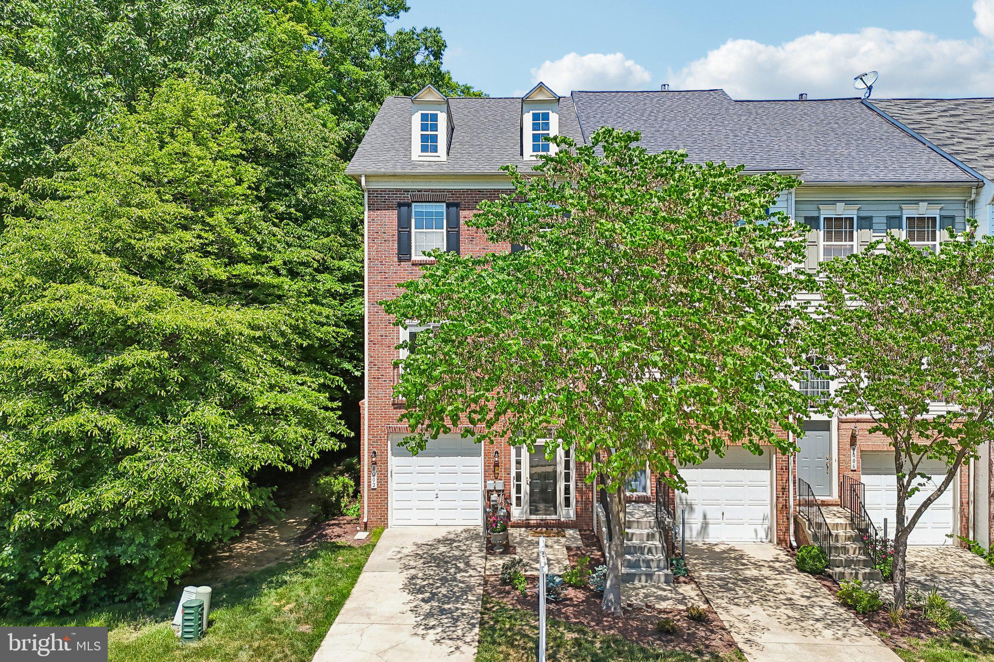 RUSSETT - Residential