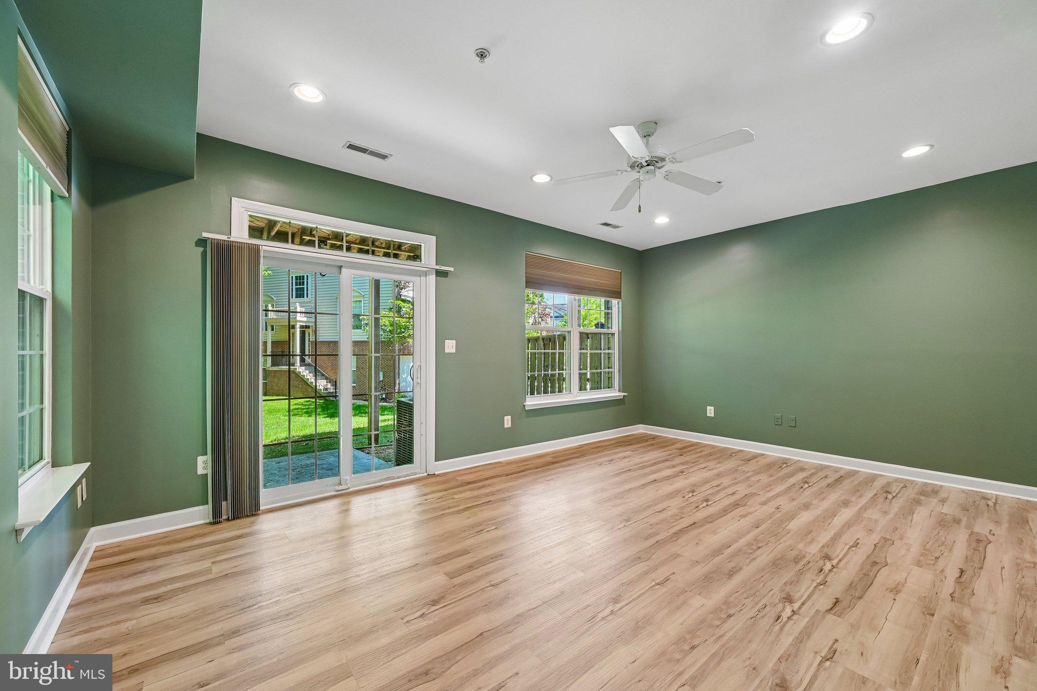 RUSSETT - Residential